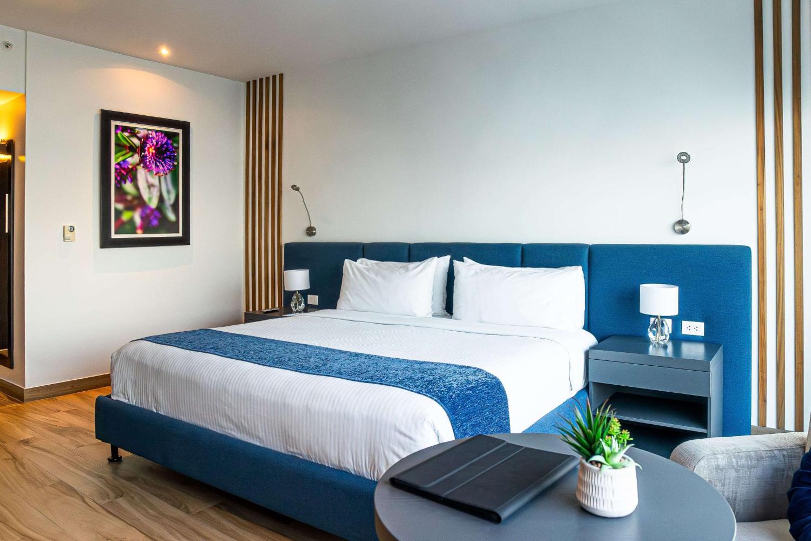 Wyndham Guayaquil Puerto Santa Ana Wyndham Guayaquil Puerto Santa Ana