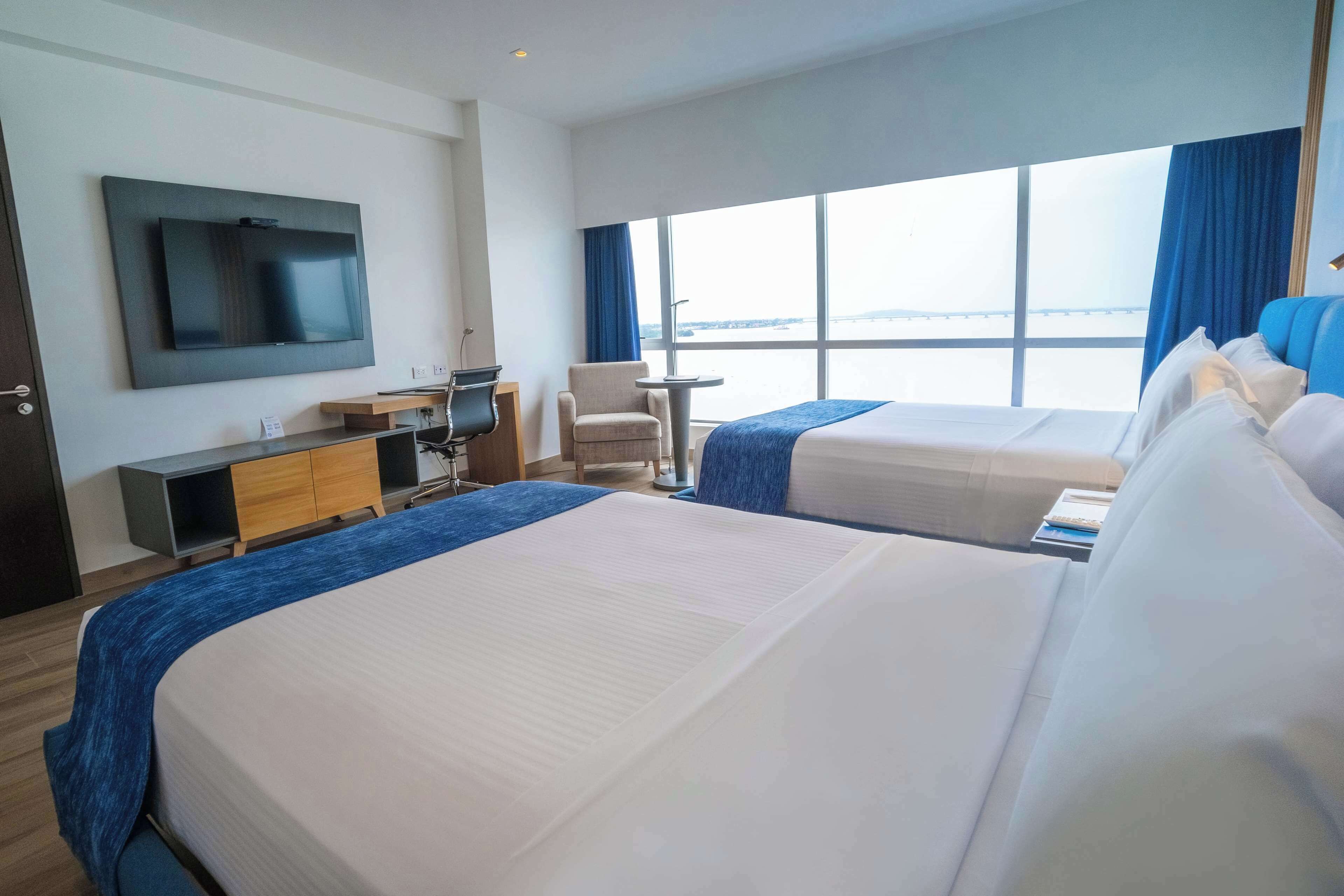 Wyndham Guayaquil Puerto Santa Ana Wyndham Guayaquil Puerto Santa Ana