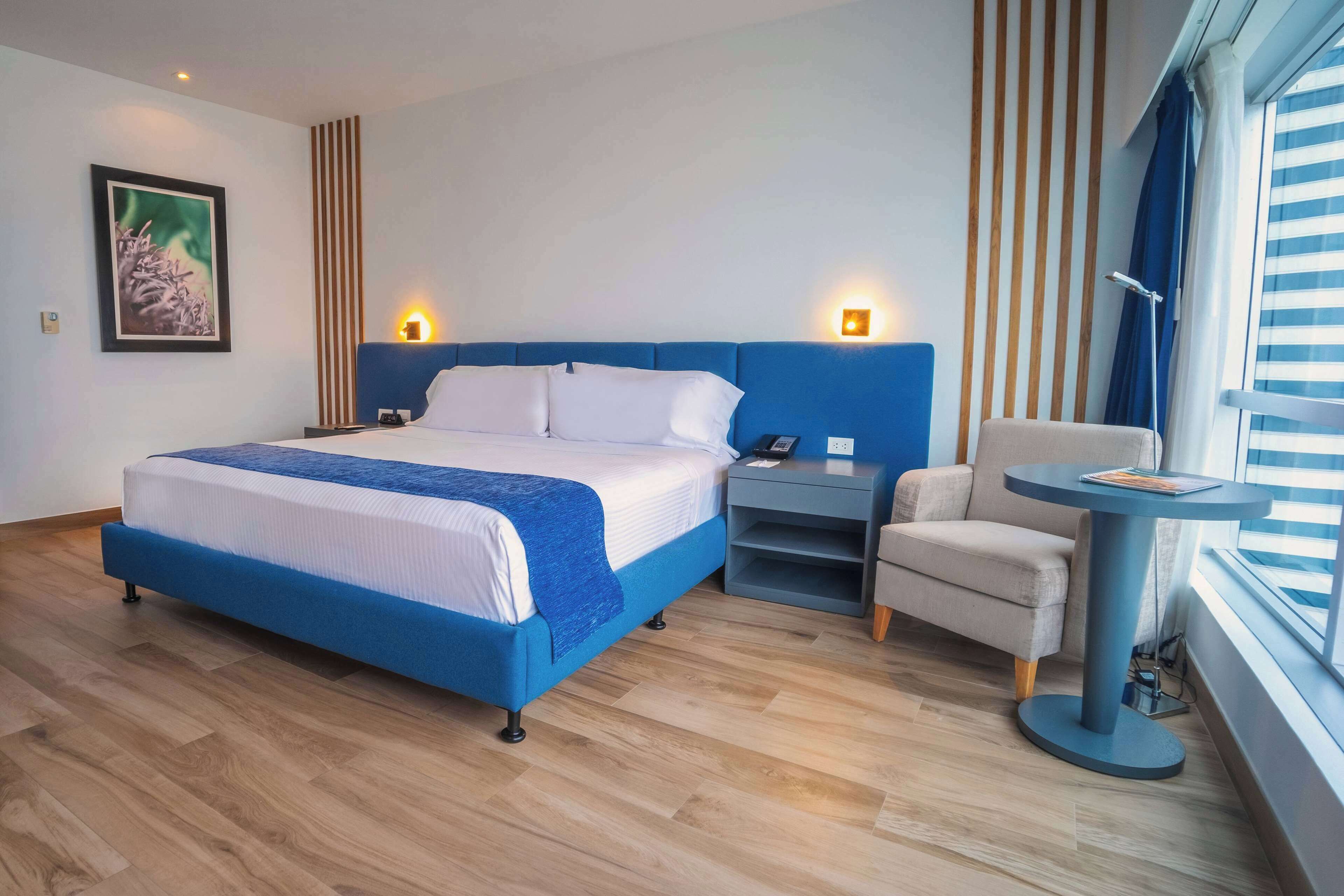 Wyndham Guayaquil Puerto Santa Ana Wyndham Guayaquil Puerto Santa Ana