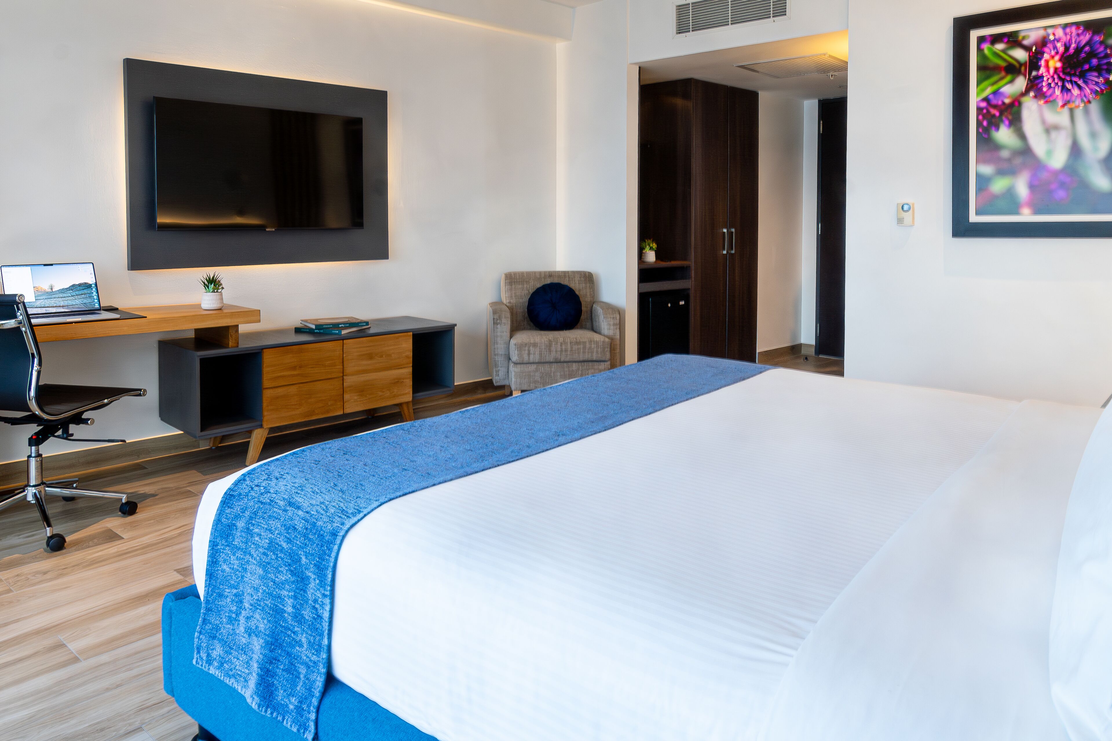 Wyndham Guayaquil Puerto Santa Ana Wyndham Guayaquil Puerto Santa Ana