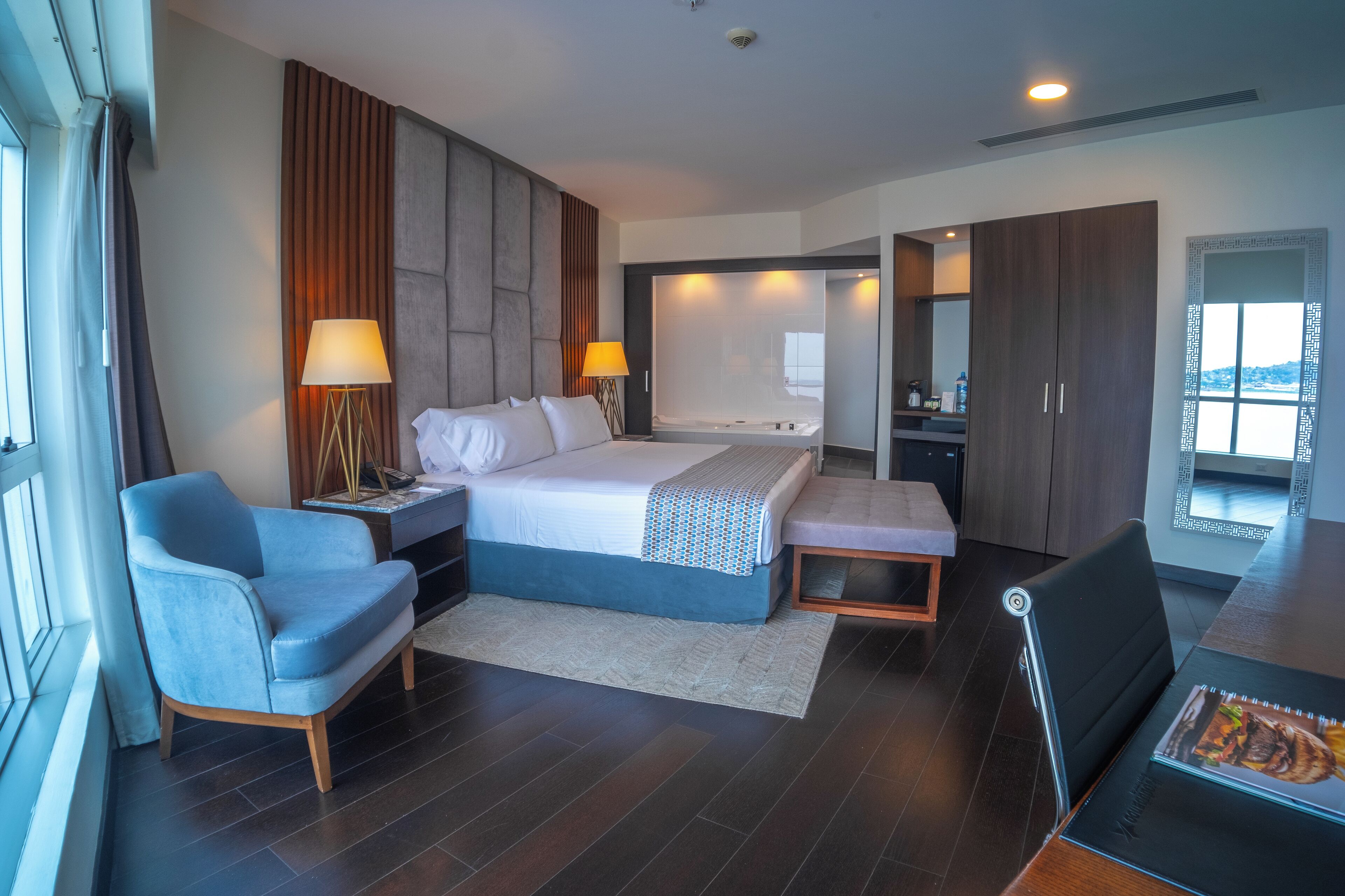 Wyndham Guayaquil Puerto Santa Ana Wyndham Guayaquil Puerto Santa Ana