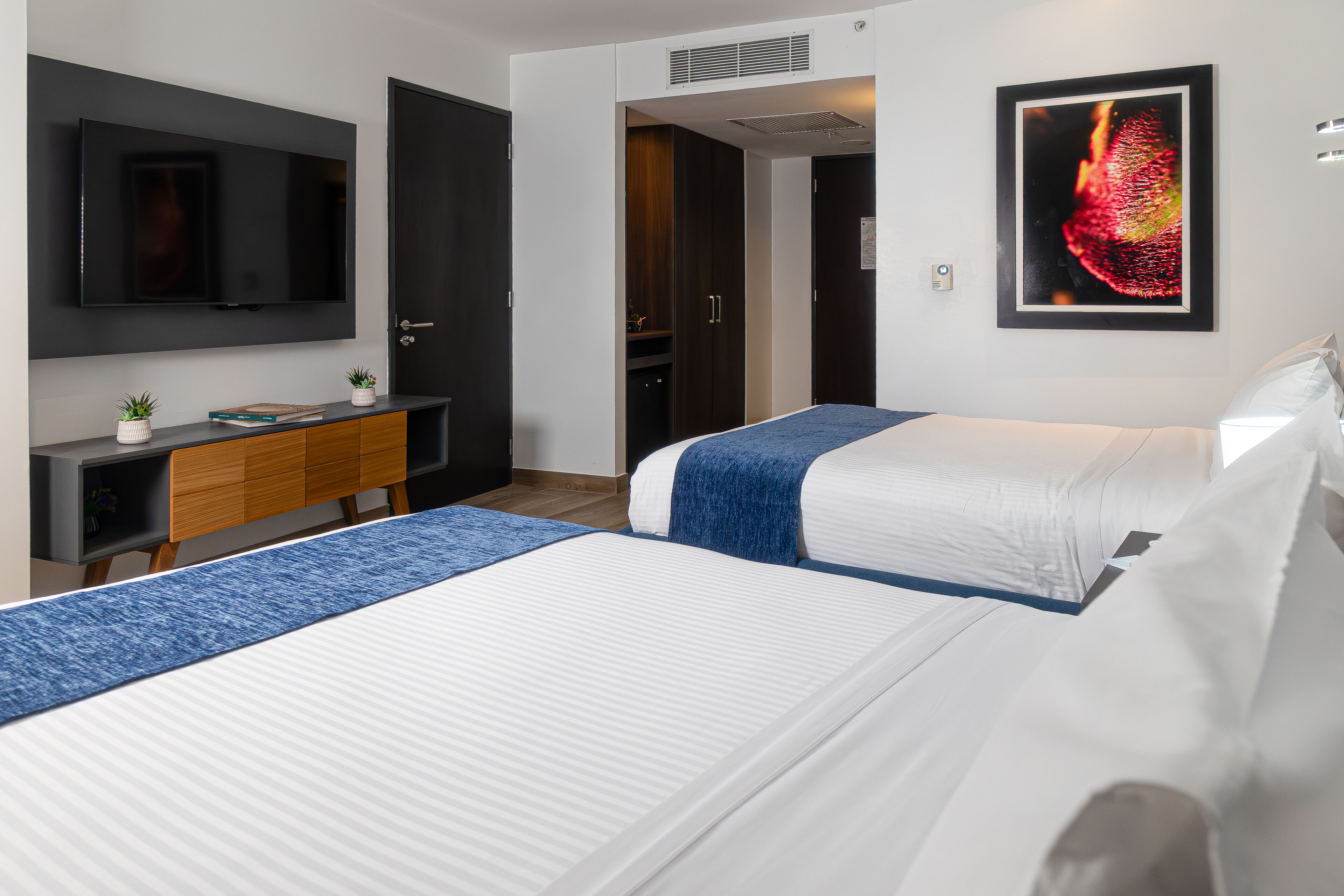Wyndham Guayaquil Puerto Santa Ana Wyndham Guayaquil Puerto Santa Ana