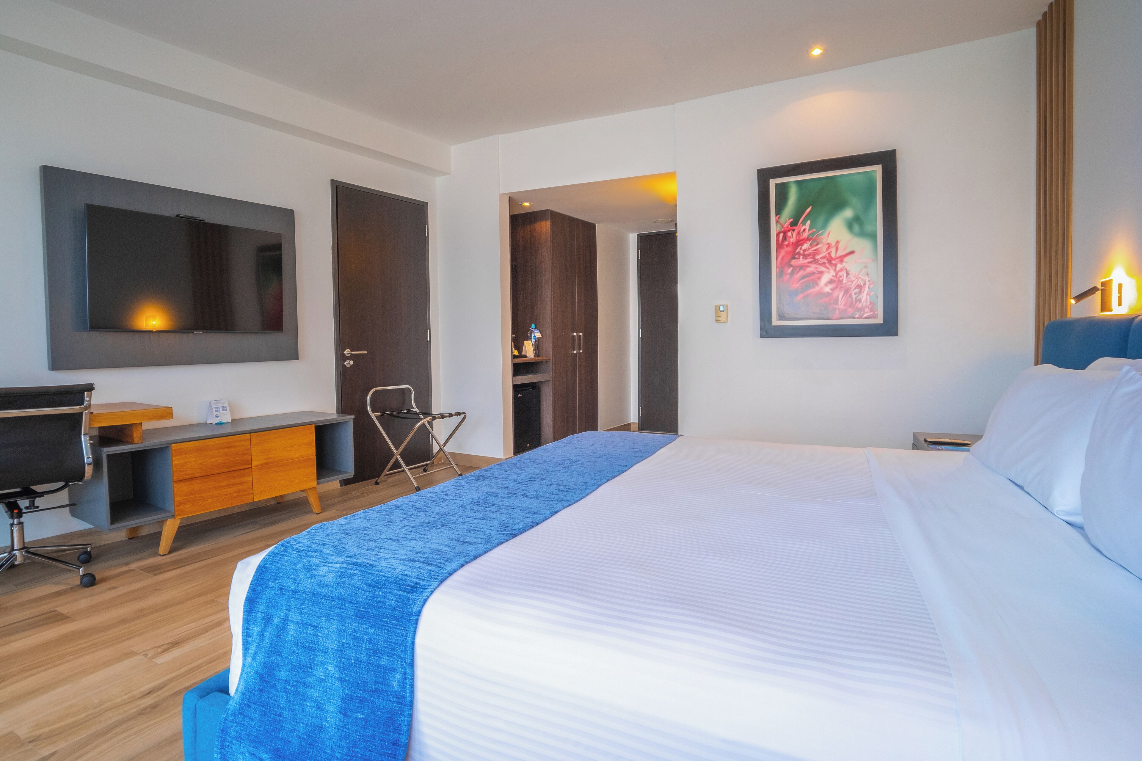 Wyndham Guayaquil Puerto Santa Ana Wyndham Guayaquil Puerto Santa Ana