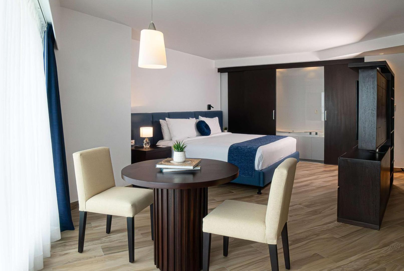 Wyndham Guayaquil Puerto Santa Ana Wyndham Guayaquil Puerto Santa Ana