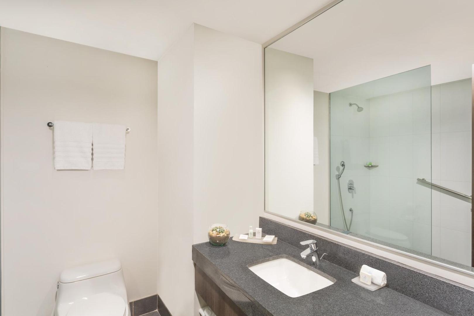 Wyndham Guayaquil Puerto Santa Ana Wyndham Guayaquil Puerto Santa Ana