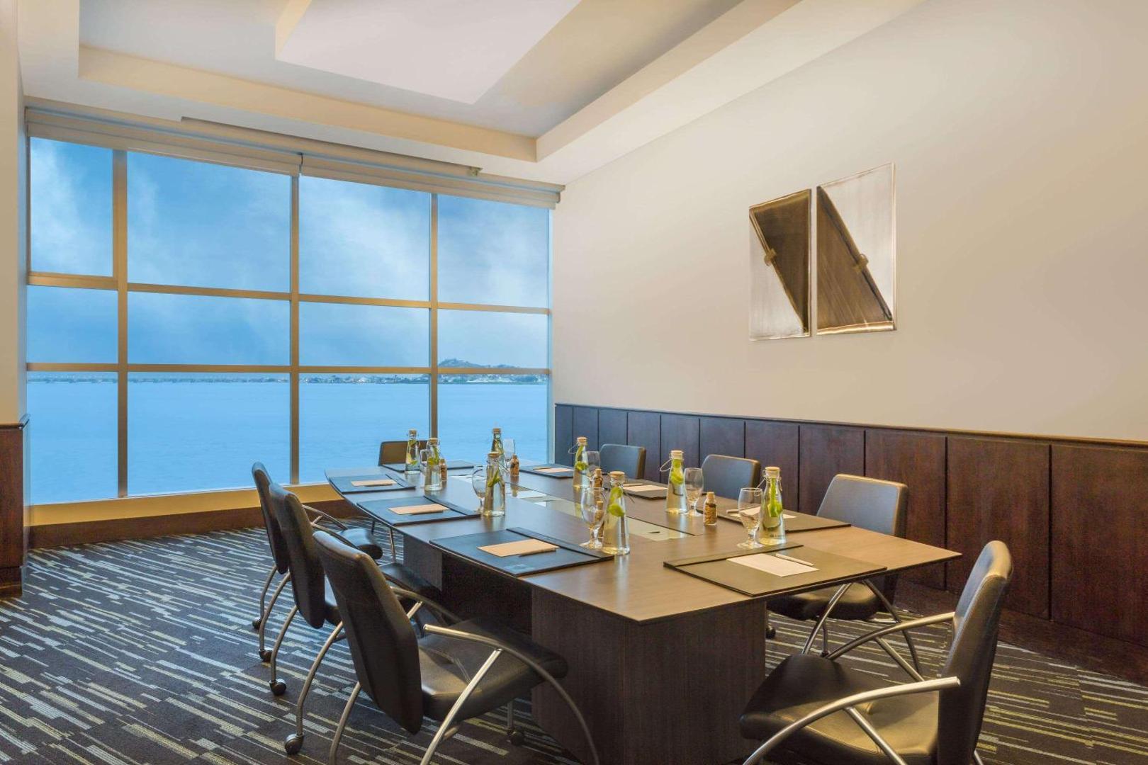 Wyndham Guayaquil Puerto Santa Ana Wyndham Guayaquil Puerto Santa Ana