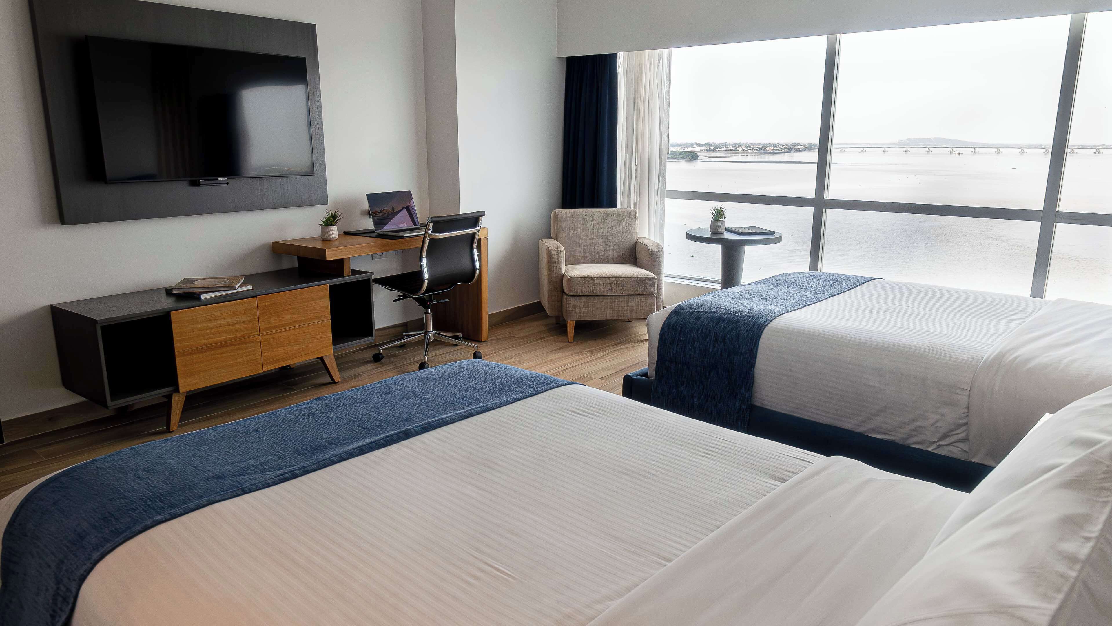 Wyndham Guayaquil Puerto Santa Ana Wyndham Guayaquil Puerto Santa Ana