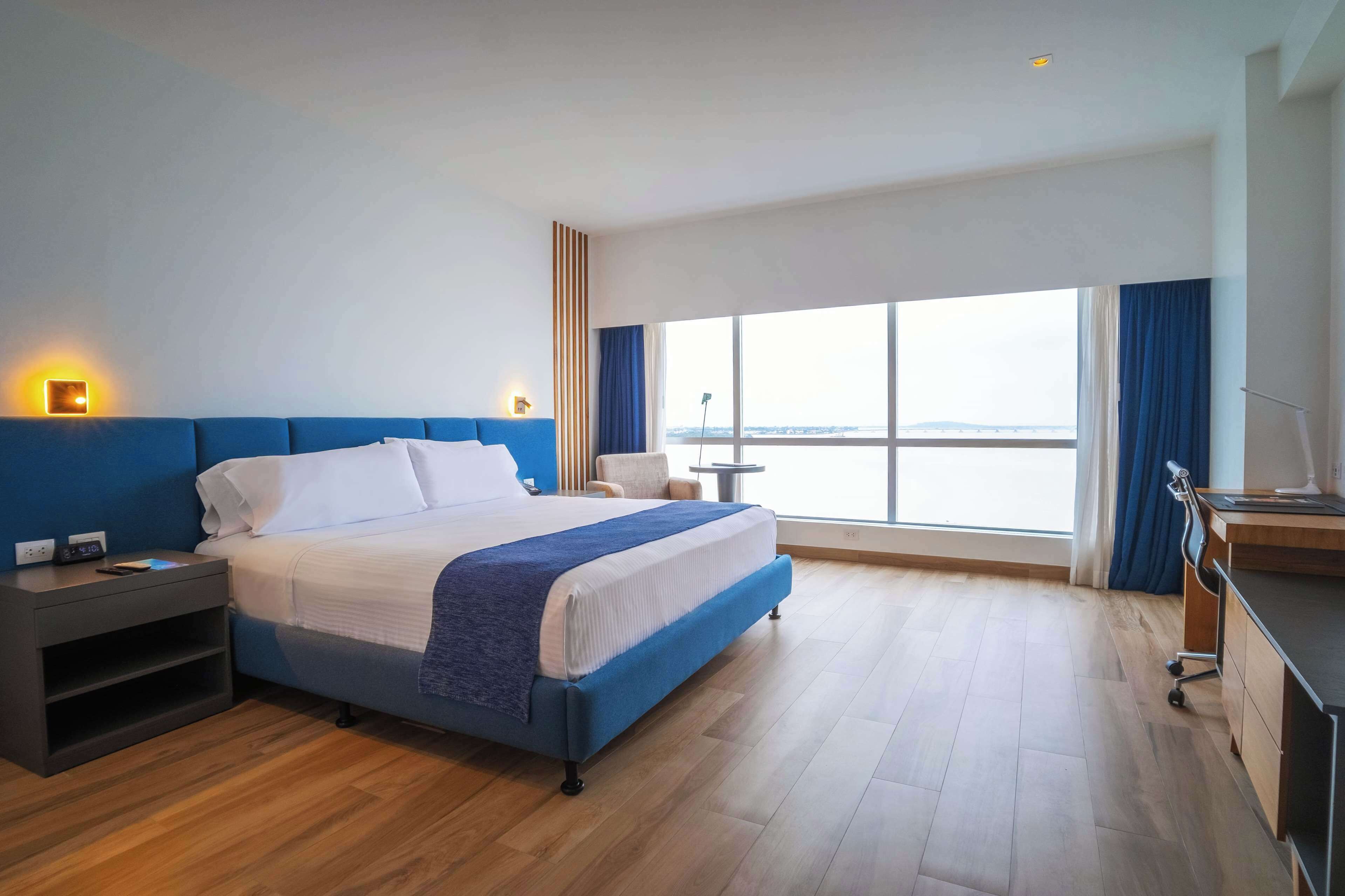 Wyndham Guayaquil Puerto Santa Ana Wyndham Guayaquil Puerto Santa Ana