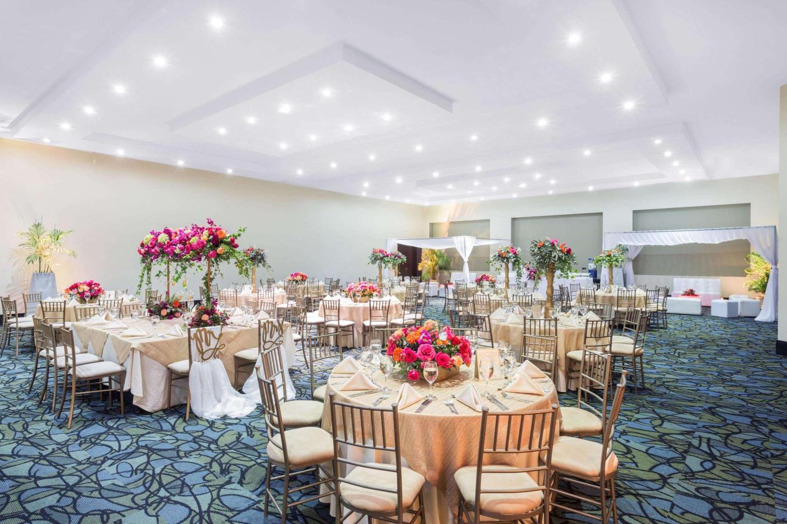 Wyndham Guayaquil Puerto Santa Ana Wyndham Guayaquil Puerto Santa Ana