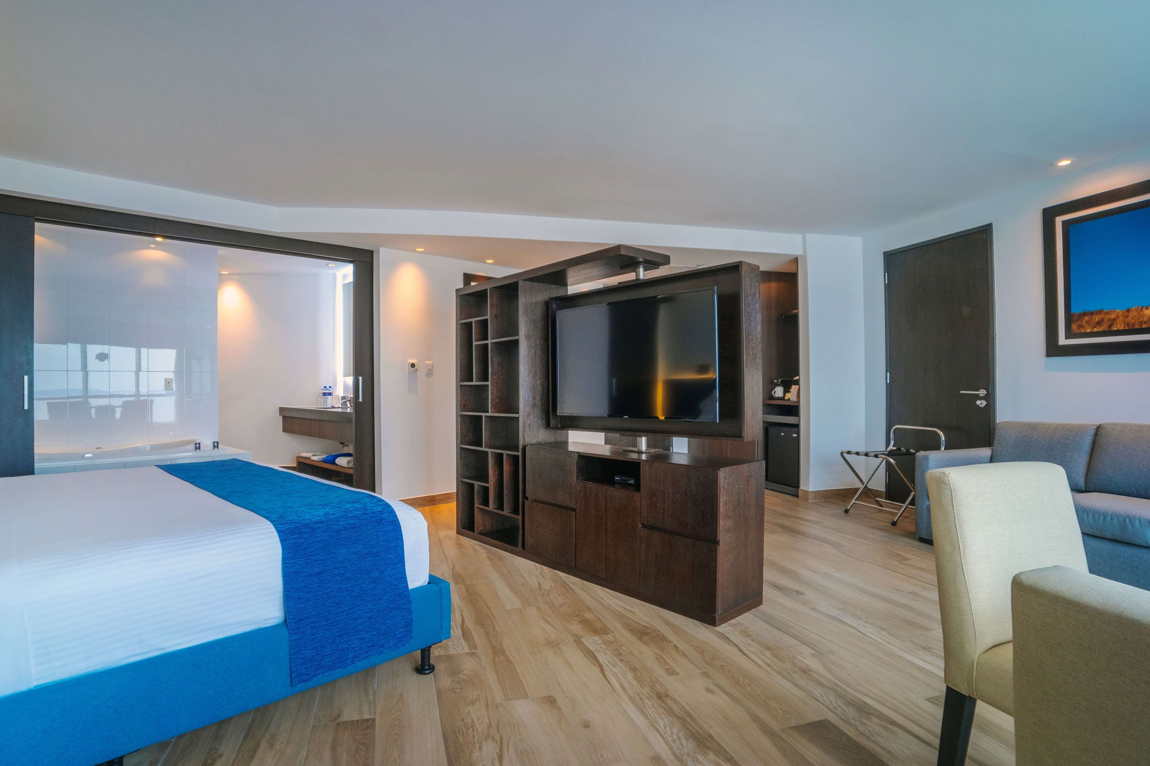Wyndham Guayaquil Puerto Santa Ana Wyndham Guayaquil Puerto Santa Ana