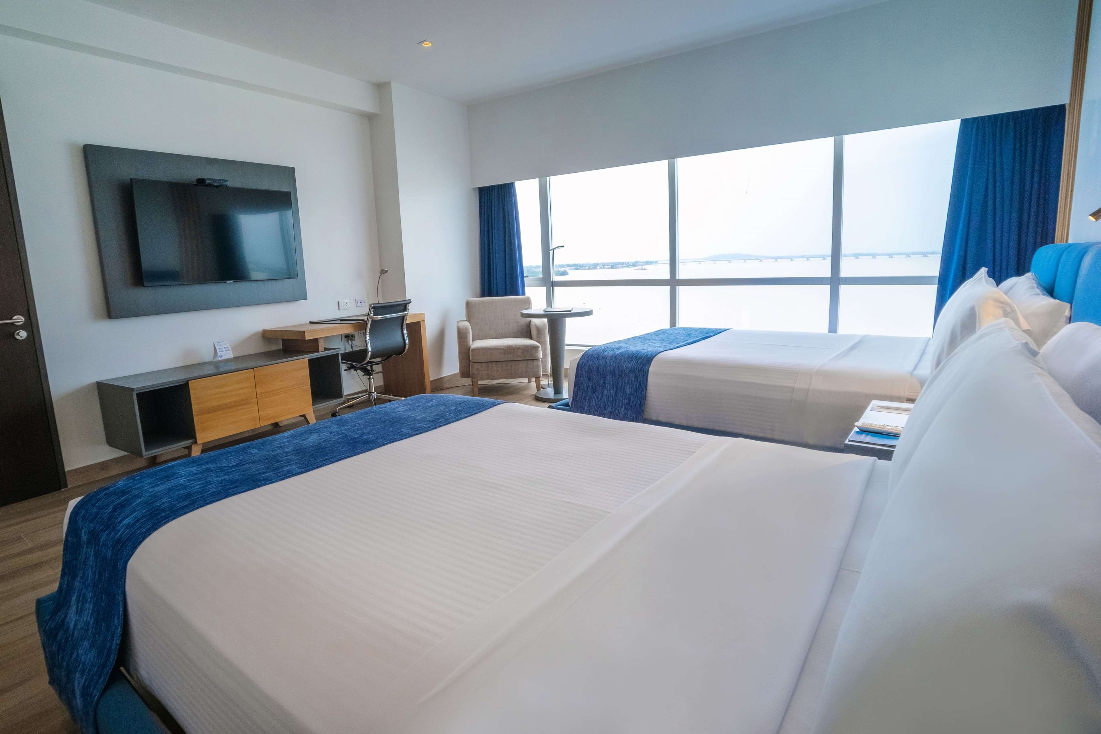 Wyndham Guayaquil Puerto Santa Ana Wyndham Guayaquil Puerto Santa Ana
