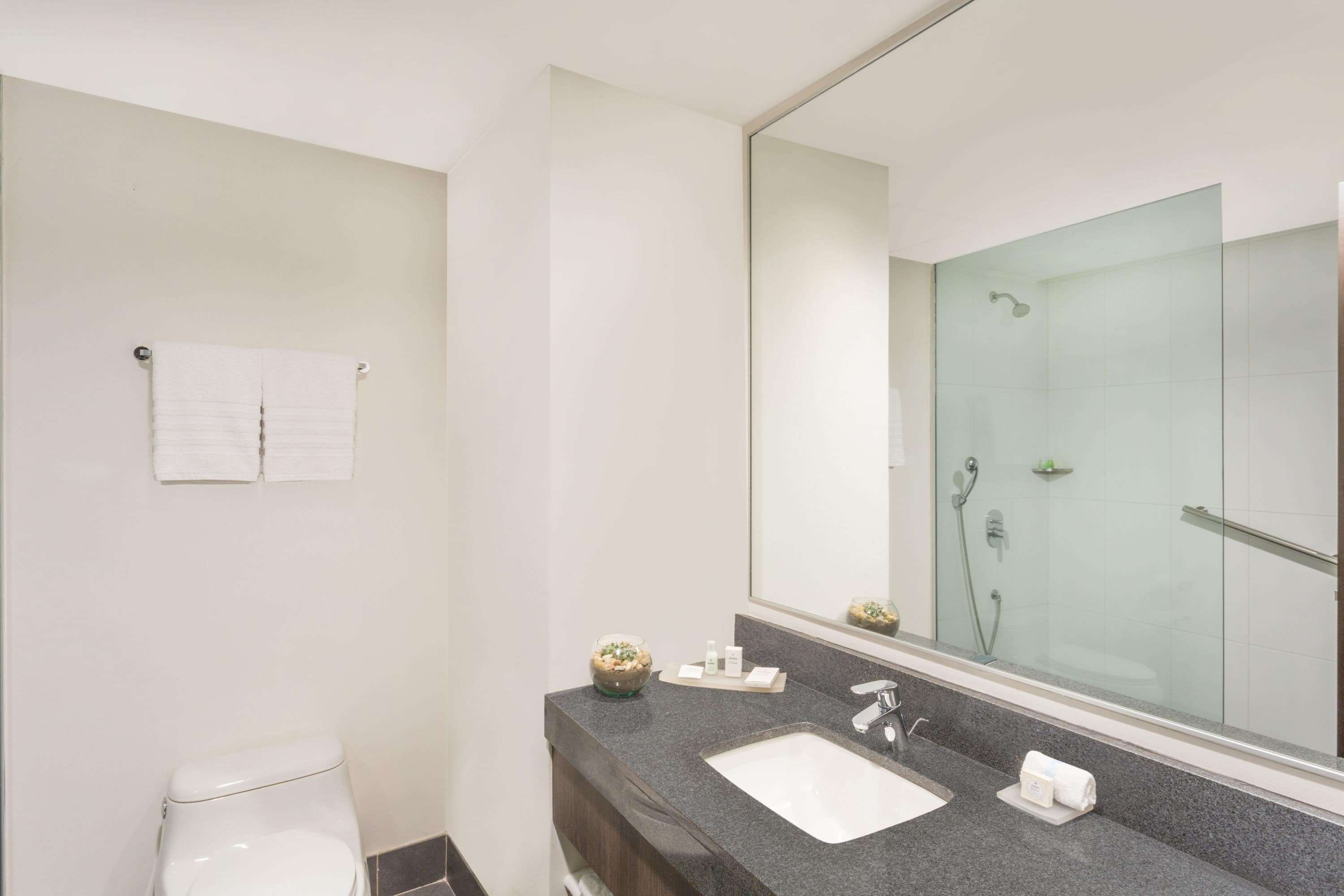 Wyndham Guayaquil Puerto Santa Ana Wyndham Guayaquil Puerto Santa Ana
