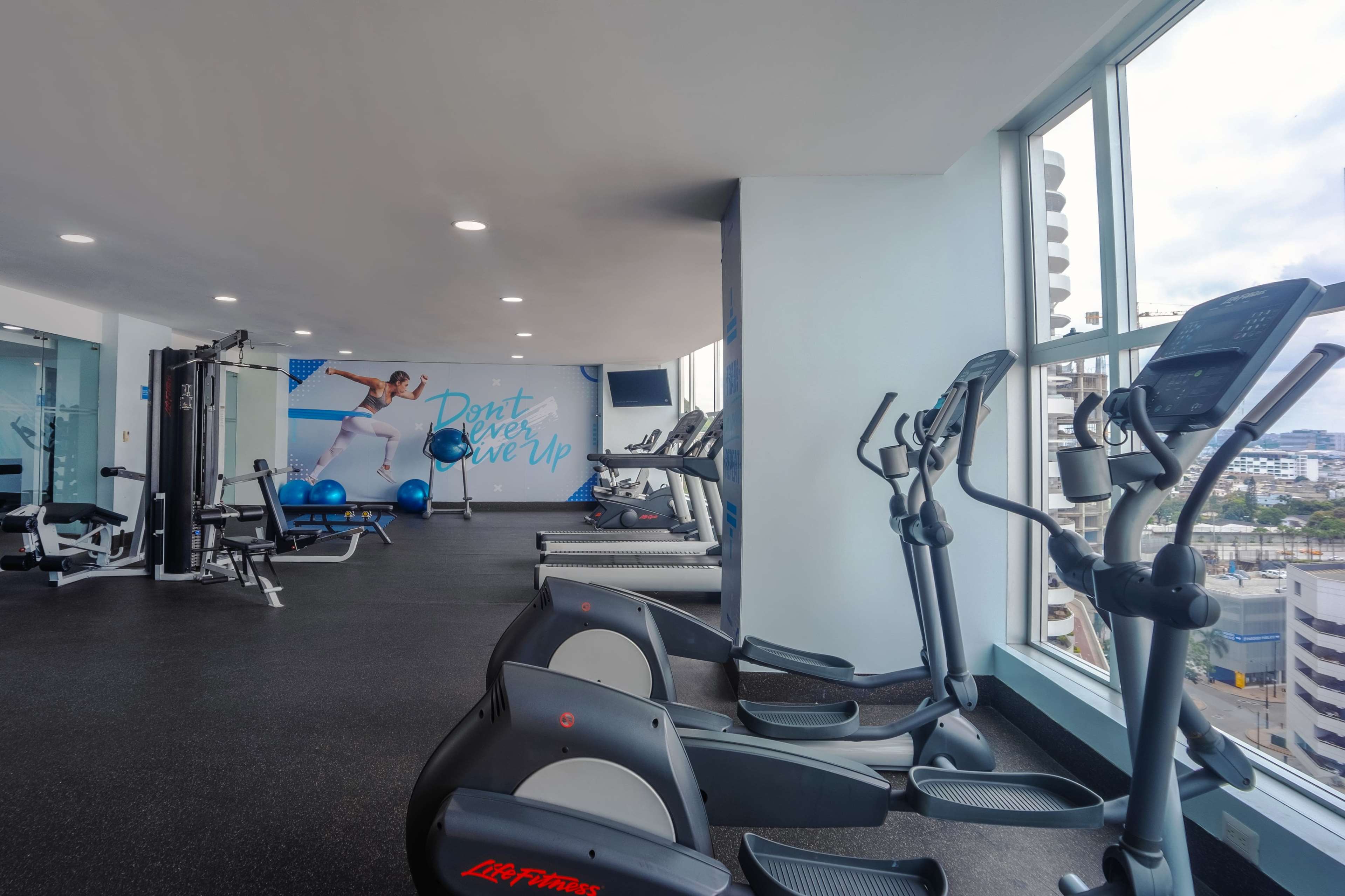 Wyndham Guayaquil Puerto Santa Ana Wyndham Guayaquil Puerto Santa Ana