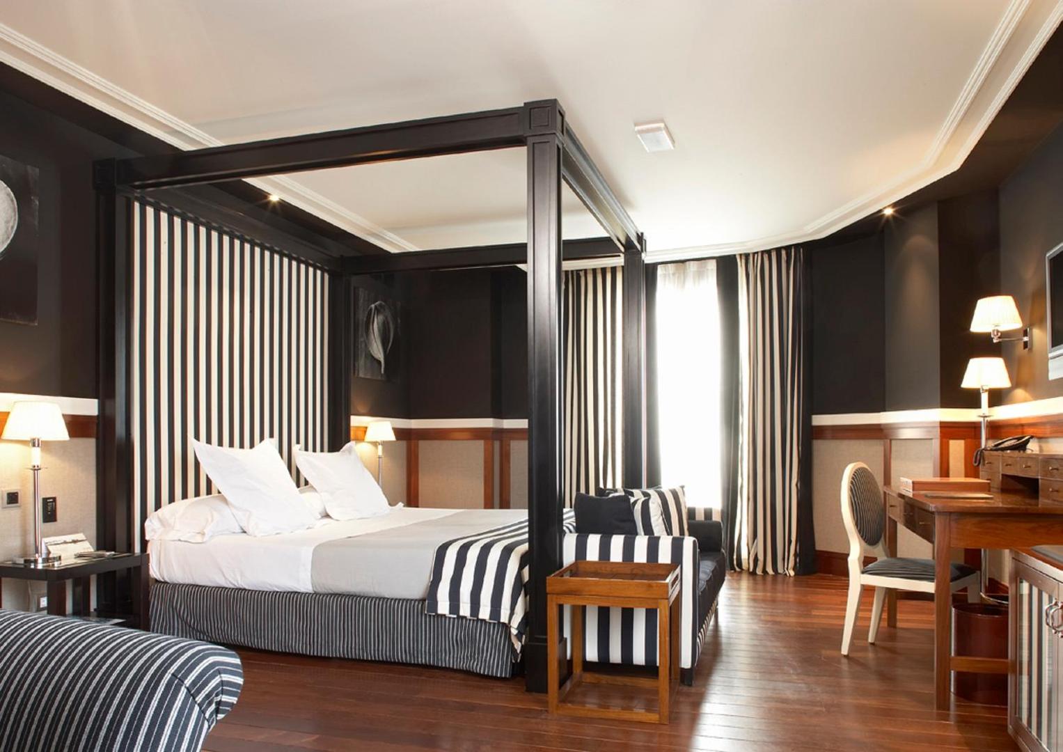 Hotel 1898 Hotel 1898