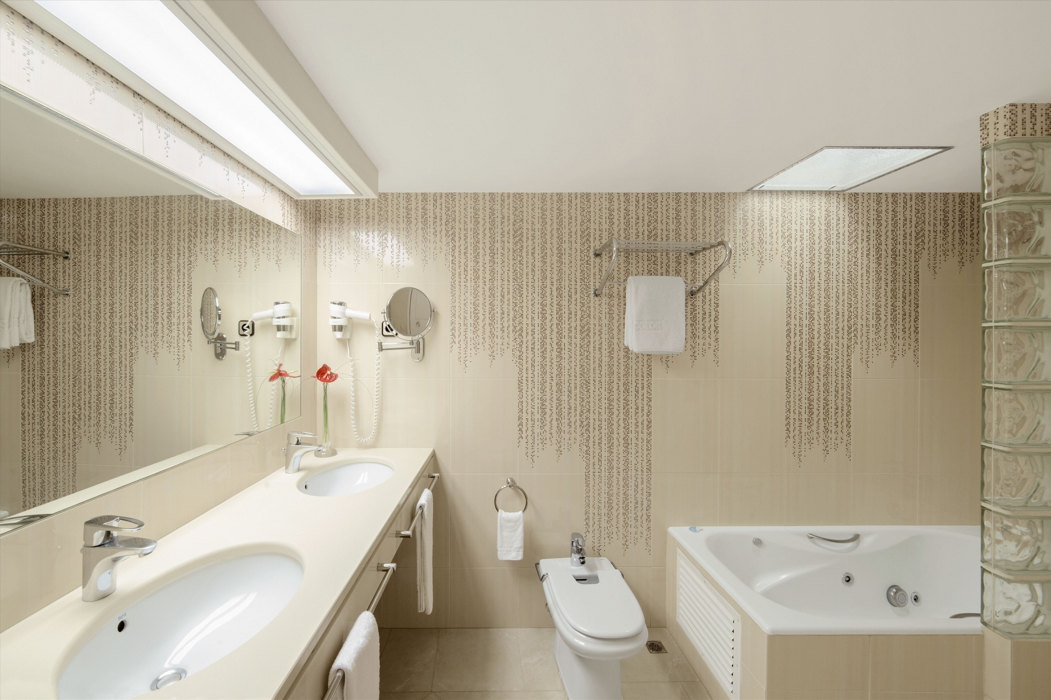 Lamaro Hotel Lamaro Hotel