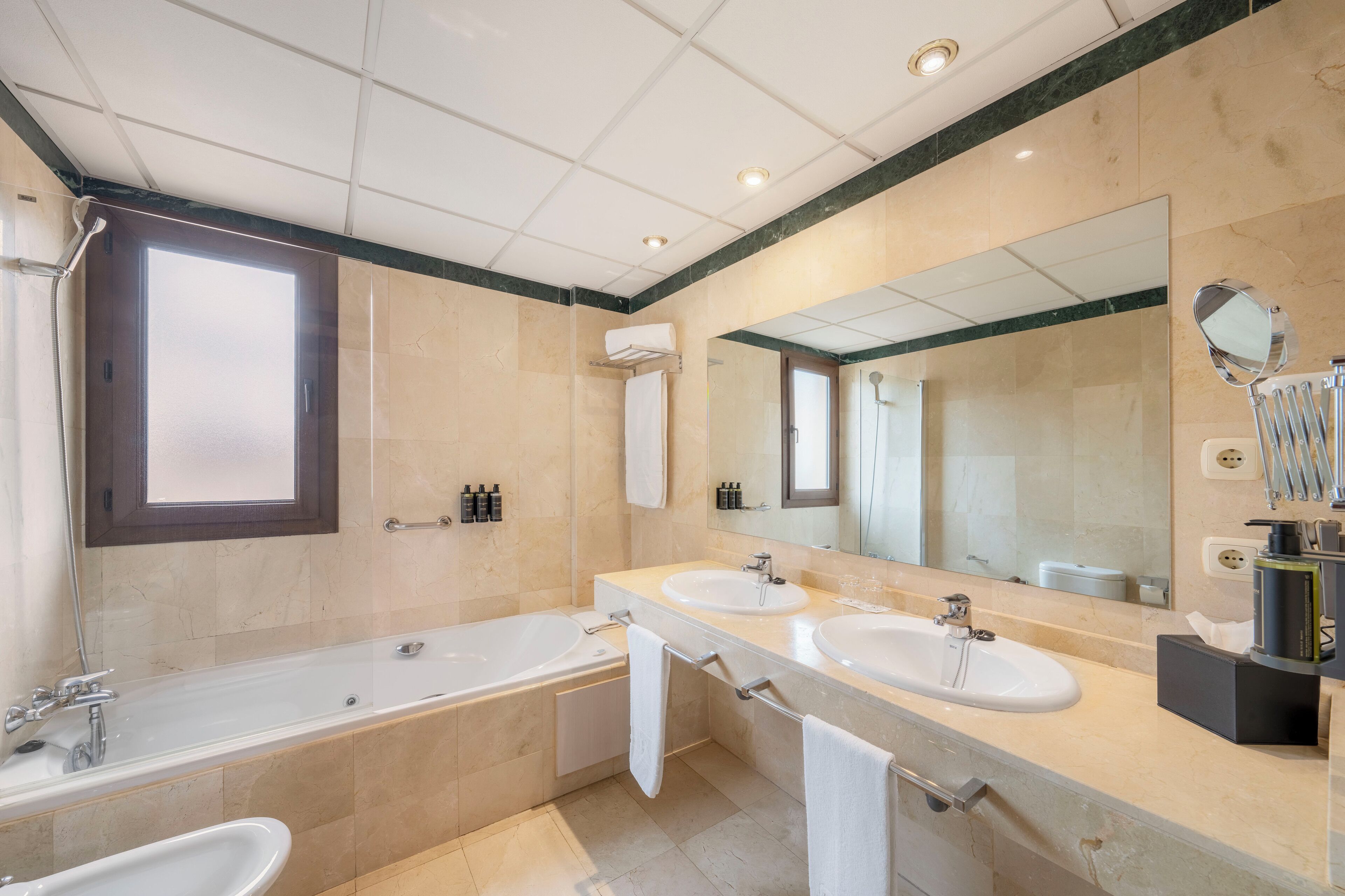 Eurostars Plaza Acueducto Eurostars Plaza Acueducto