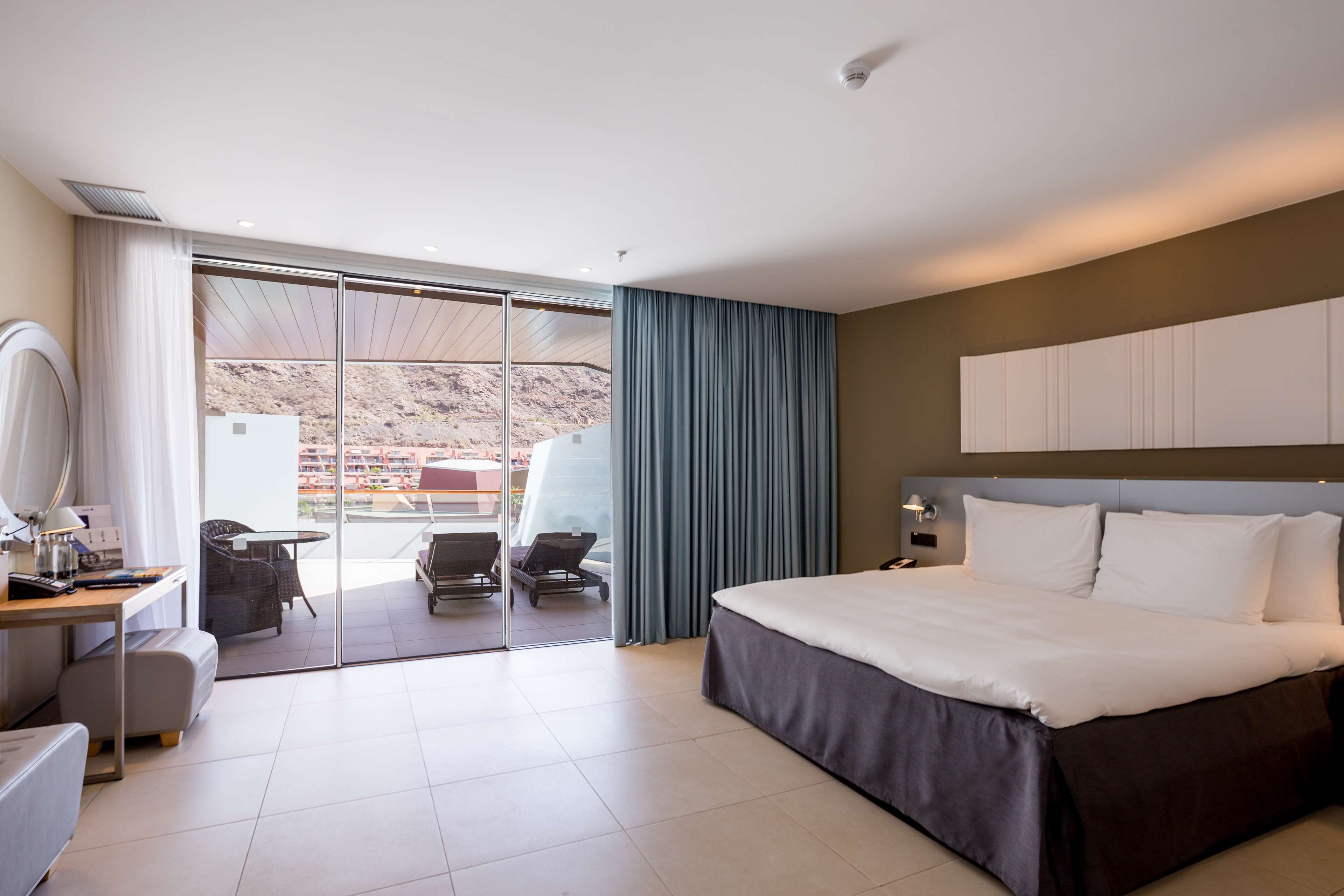 Radisson Blu Resort & Spa, Gran Canaria Mogan Radisson Blu Resort & Spa, Gran Canaria Mogan