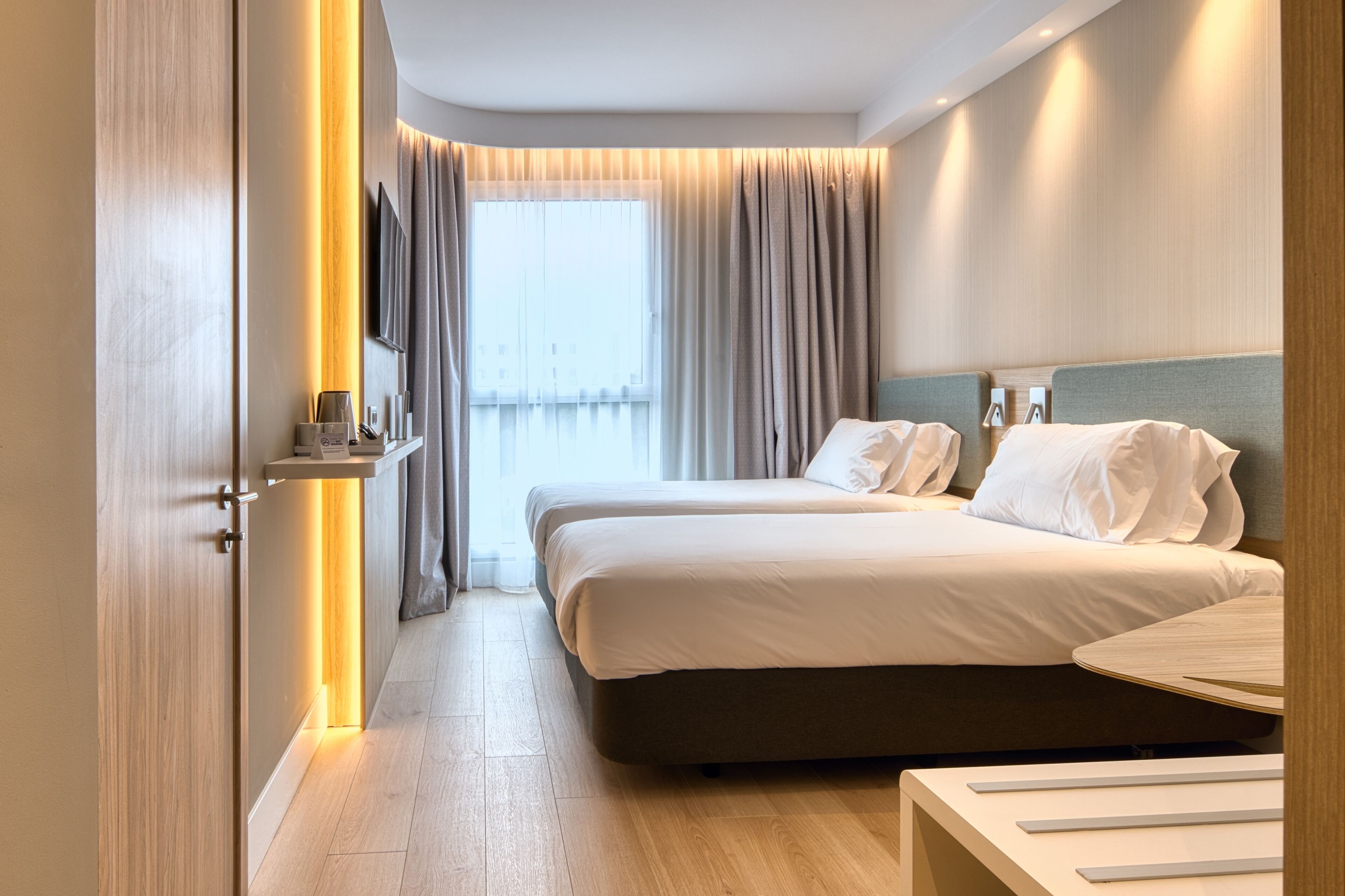 Holiday Inn Express Madrid Airport Holiday Inn Express Madrid Airport