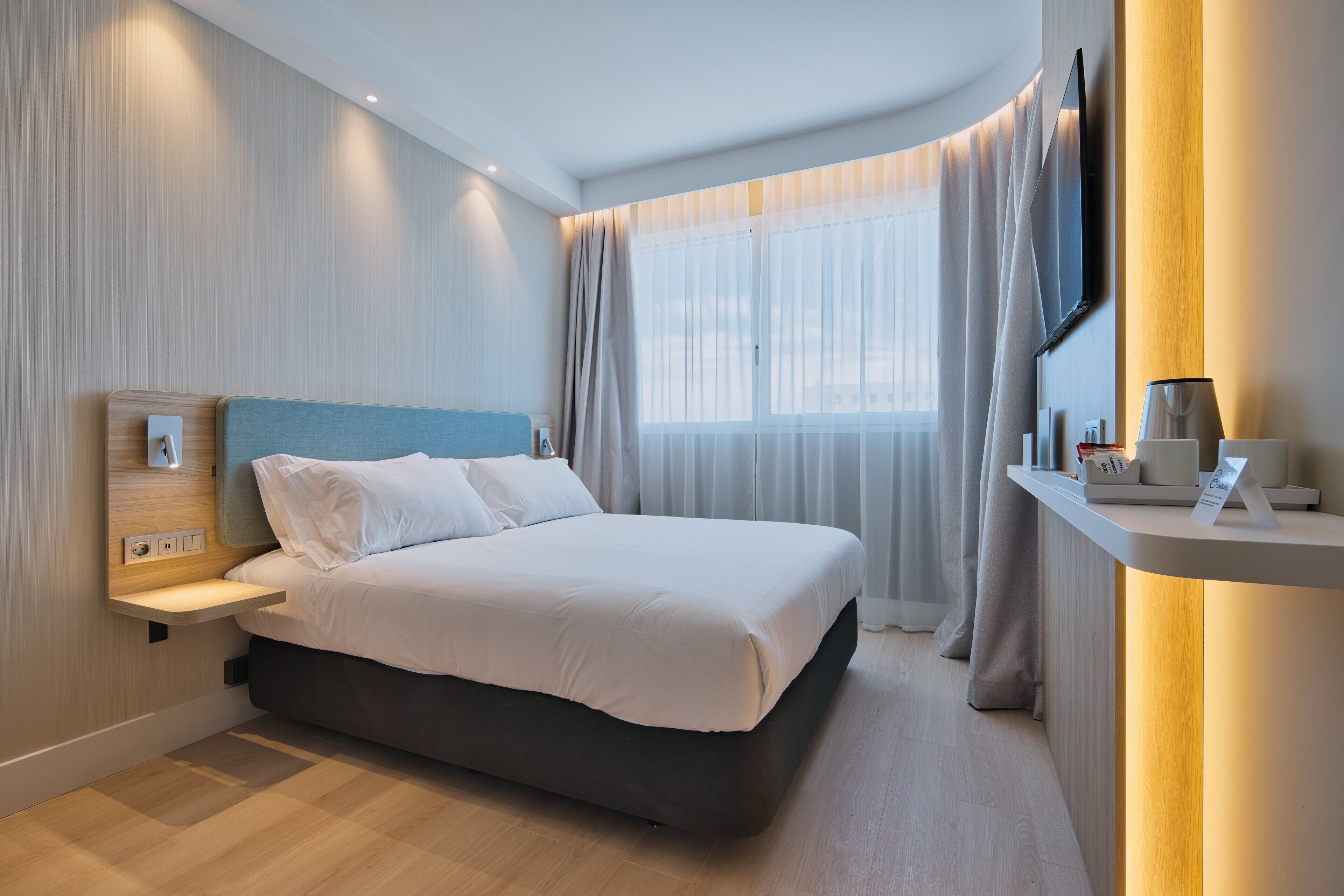 Holiday Inn Express Madrid Airport Holiday Inn Express Madrid Airport