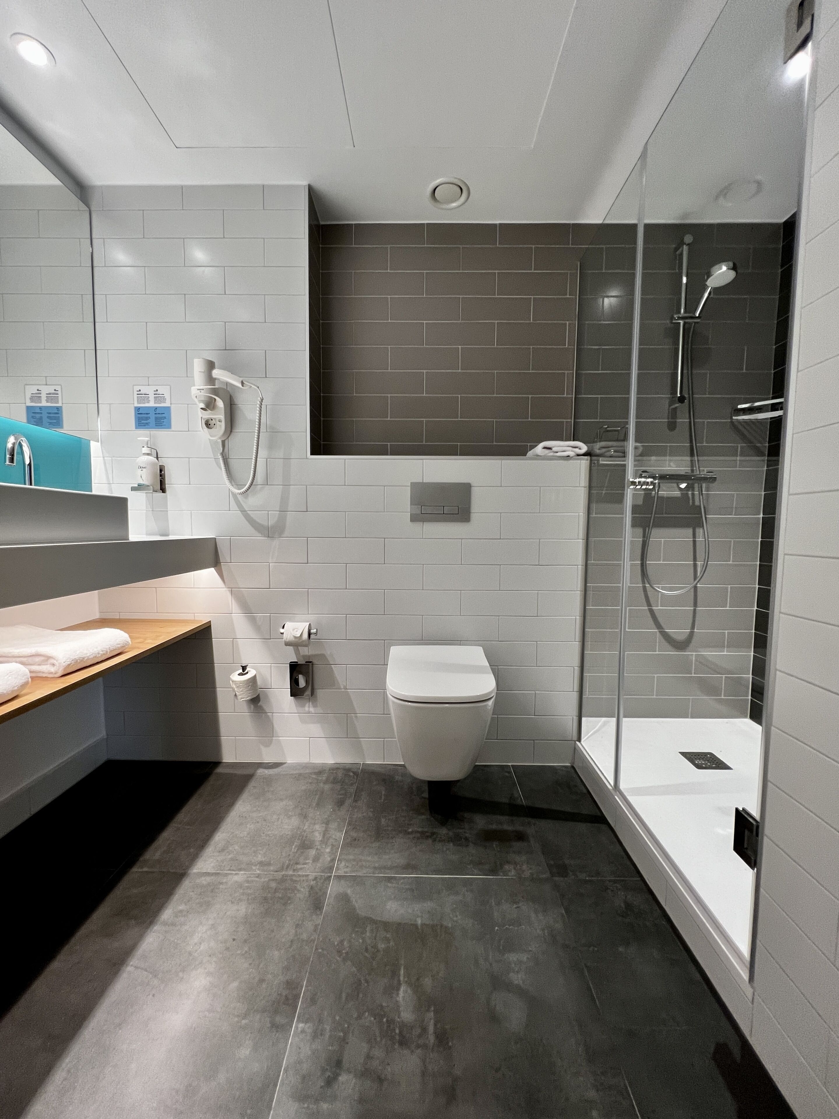 Holiday Inn Express Madrid Airport Holiday Inn Express Madrid Airport