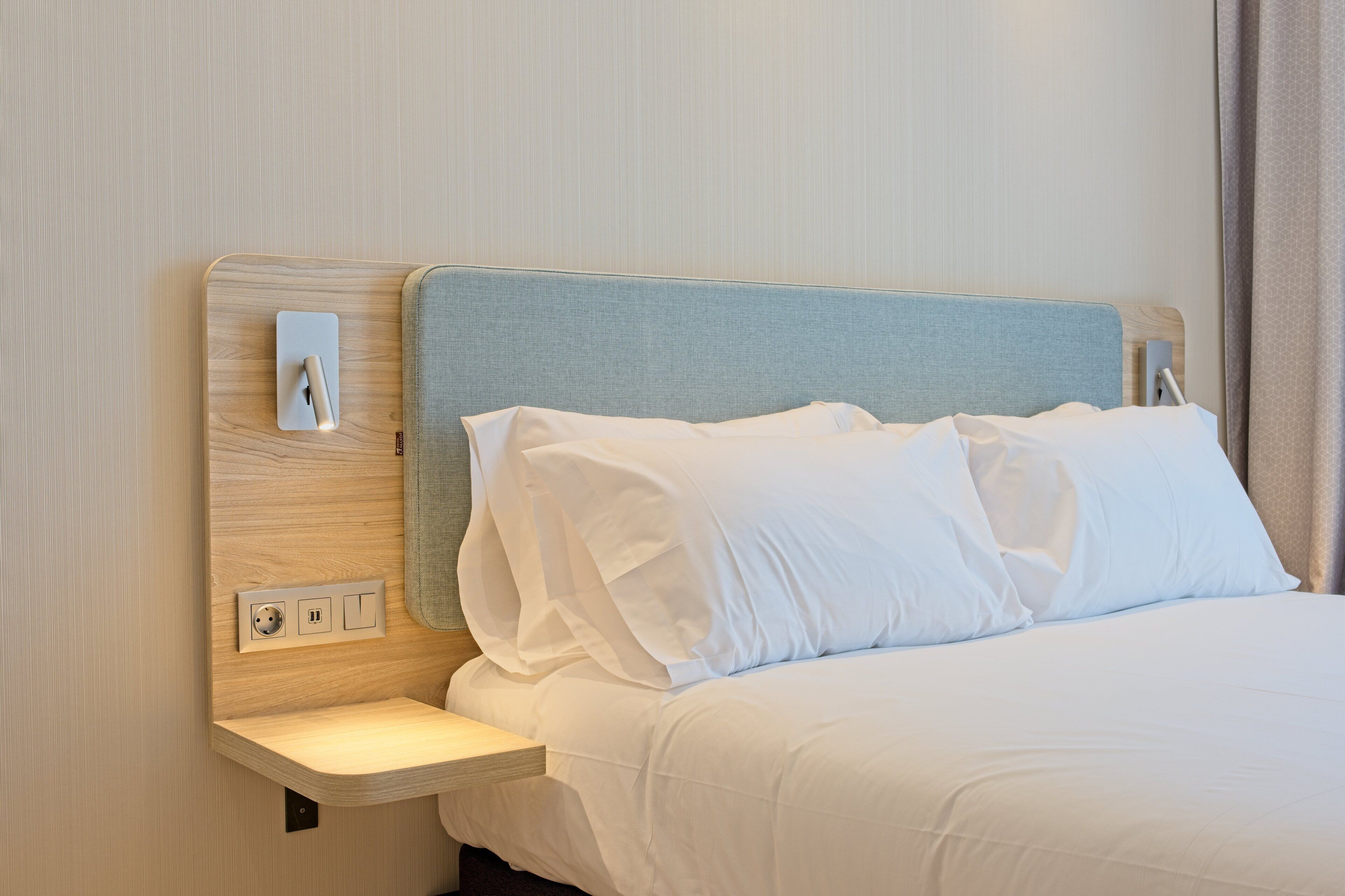 Holiday Inn Express Madrid Airport Holiday Inn Express Madrid Airport