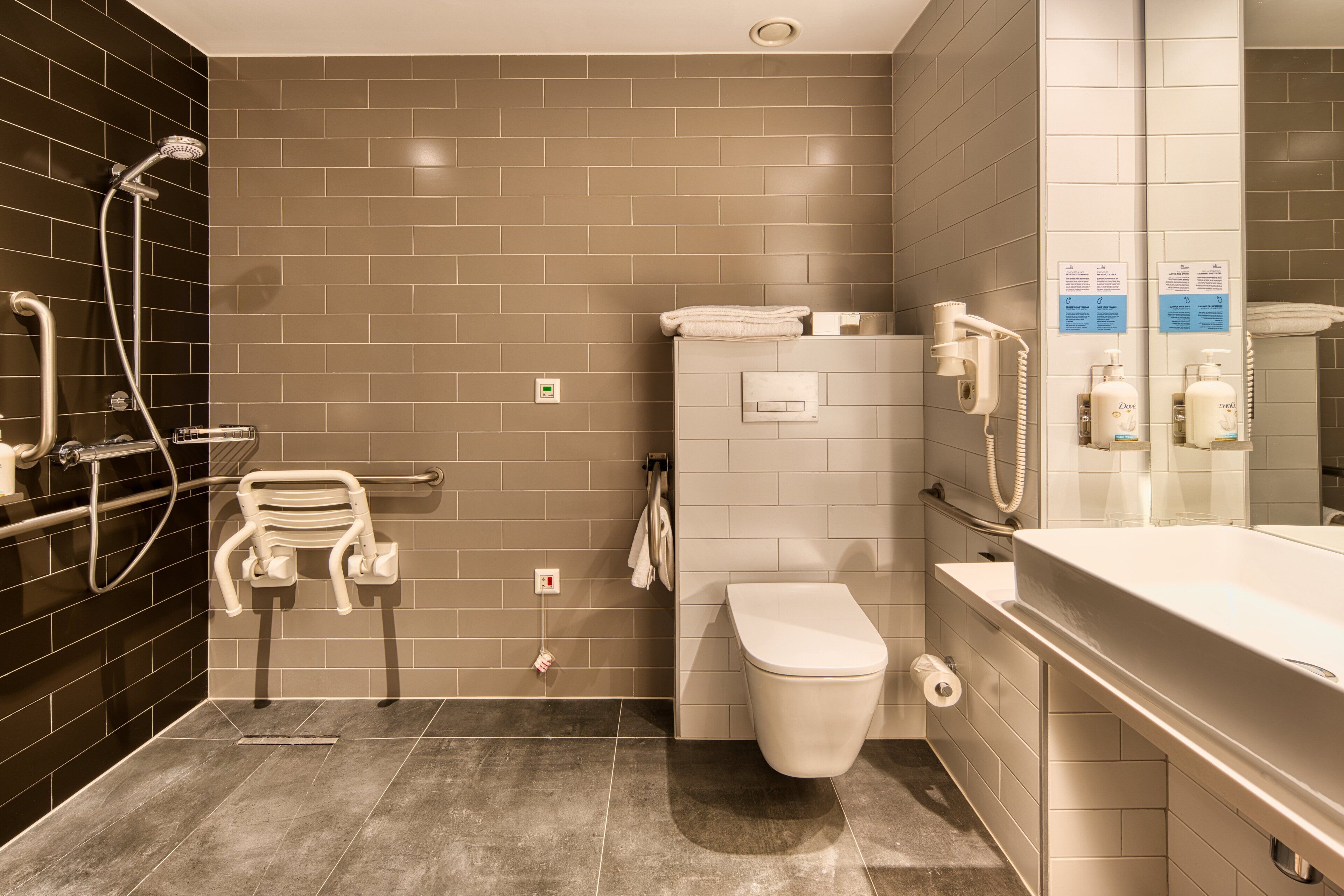 Holiday Inn Express Madrid Airport Holiday Inn Express Madrid Airport