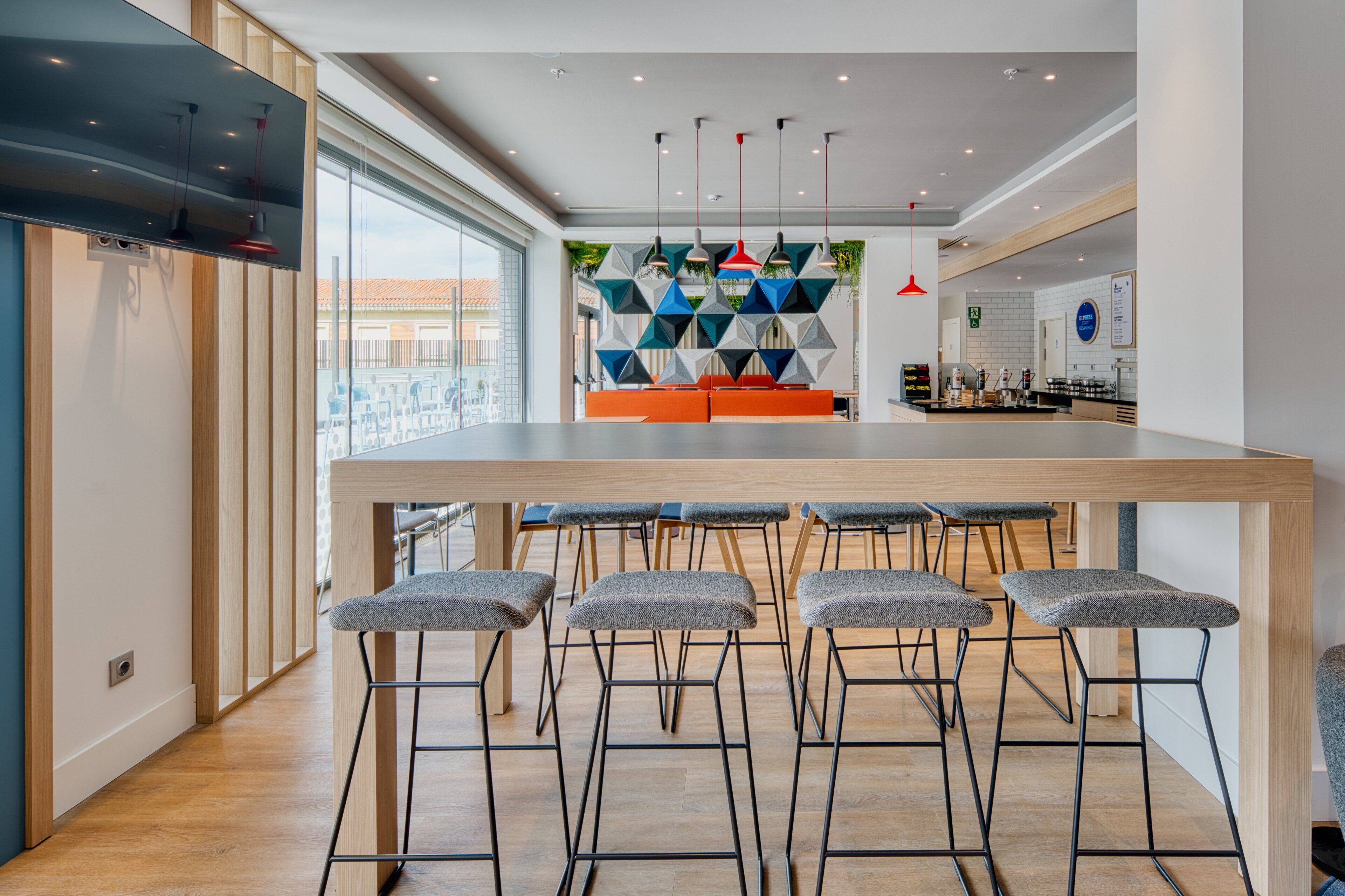 Holiday Inn Express Madrid Airport Holiday Inn Express Madrid Airport