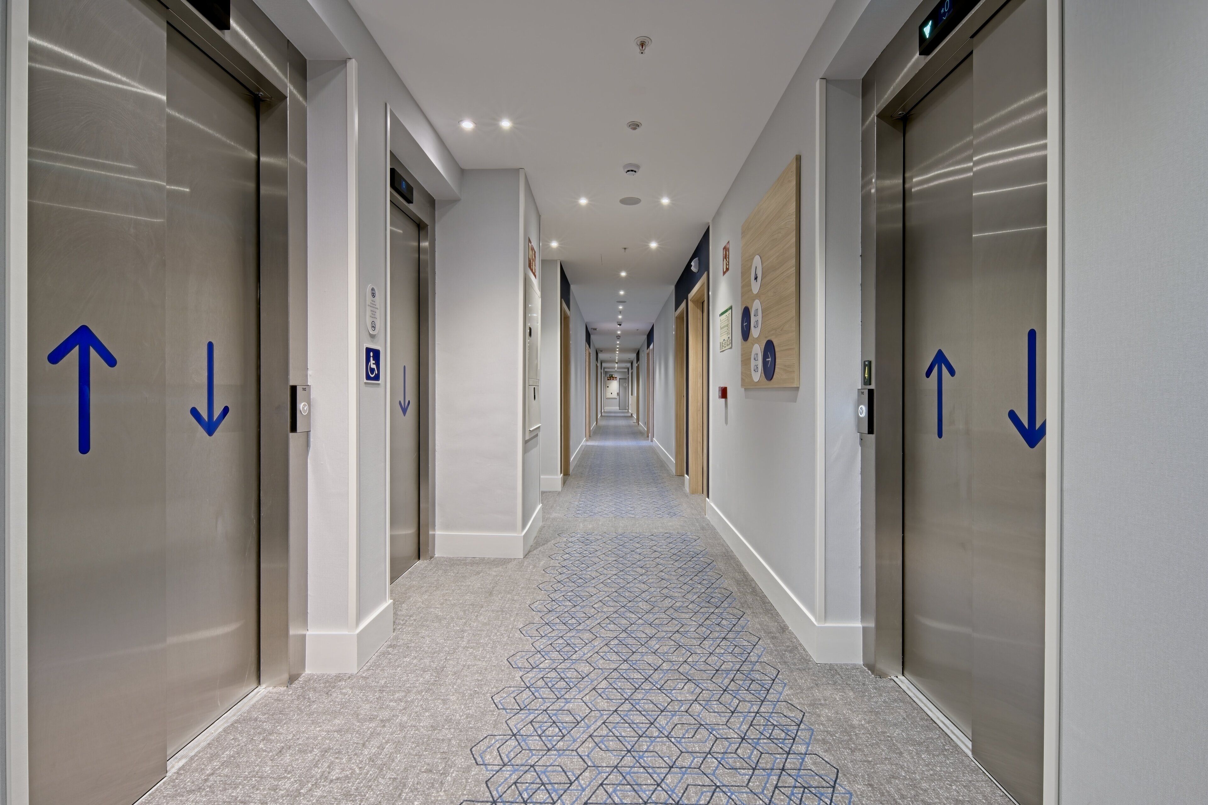 Holiday Inn Express Madrid Airport Holiday Inn Express Madrid Airport