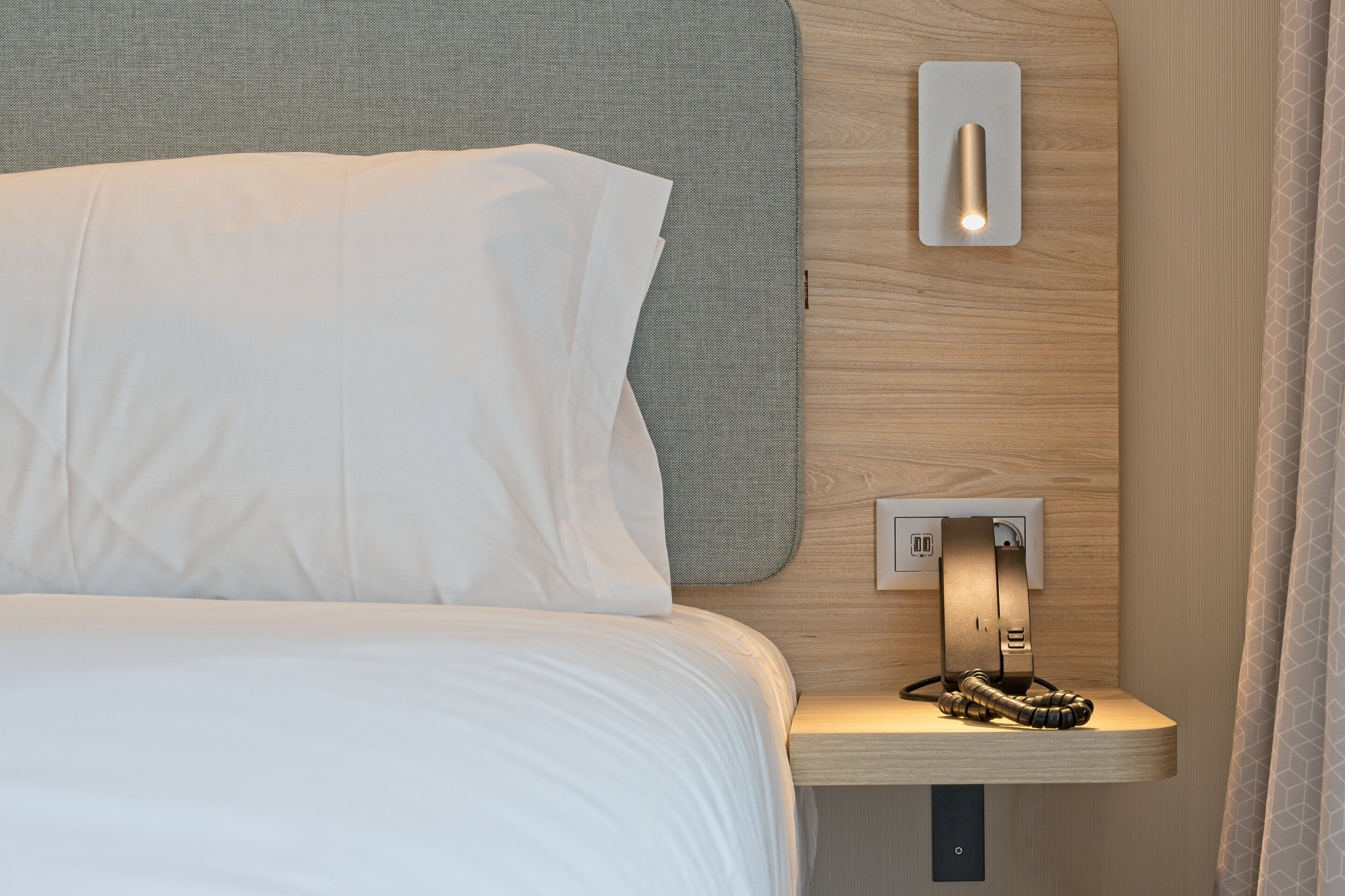 Holiday Inn Express Madrid Airport Holiday Inn Express Madrid Airport