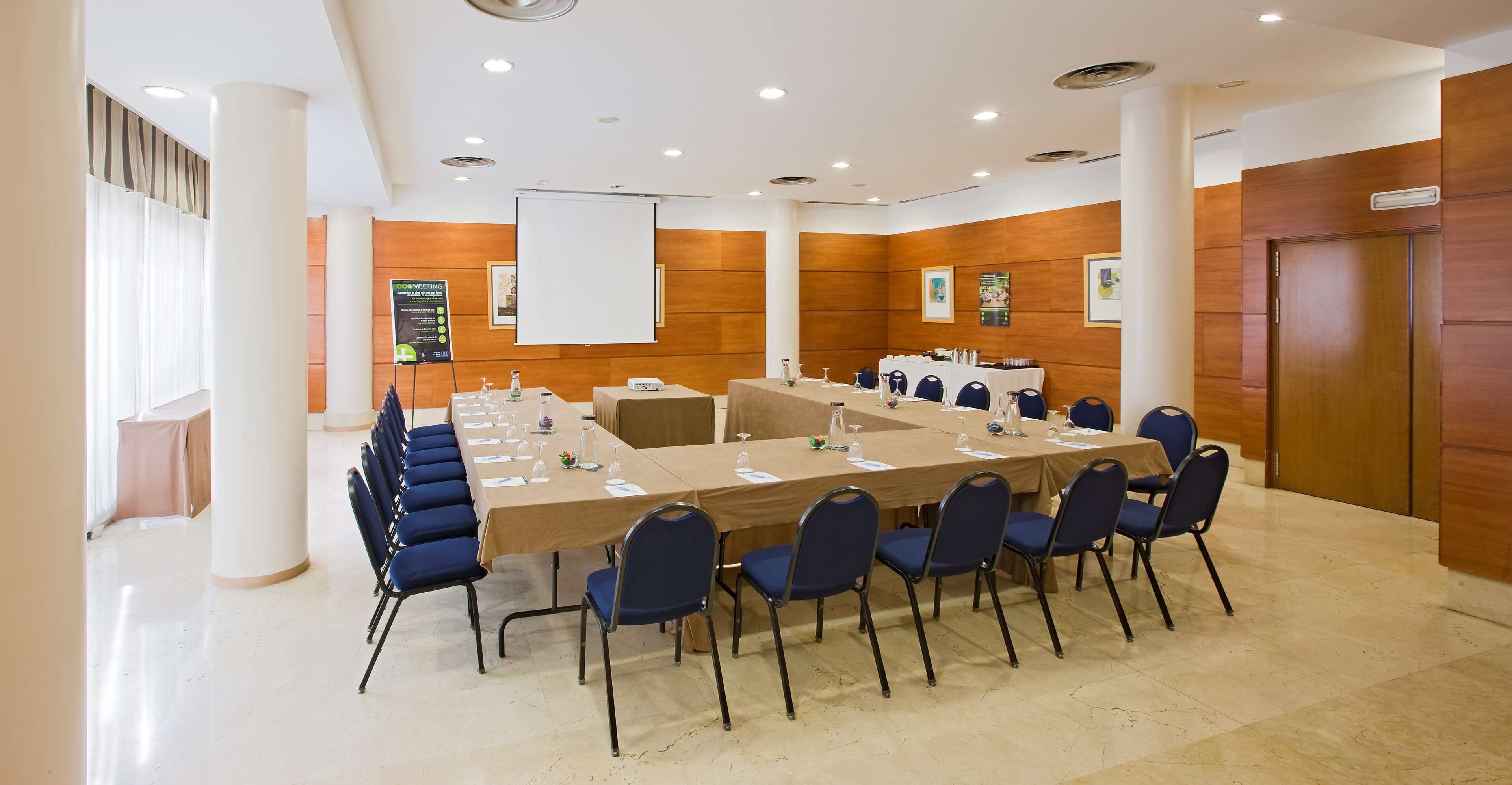 Travelodge Madrid Coslada Airport Travelodge Madrid Coslada Airport