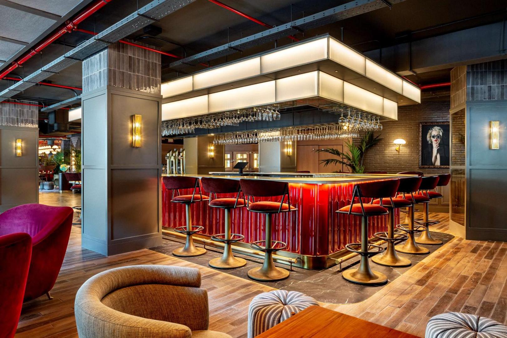 Radisson RED Madrid Radisson RED Madrid