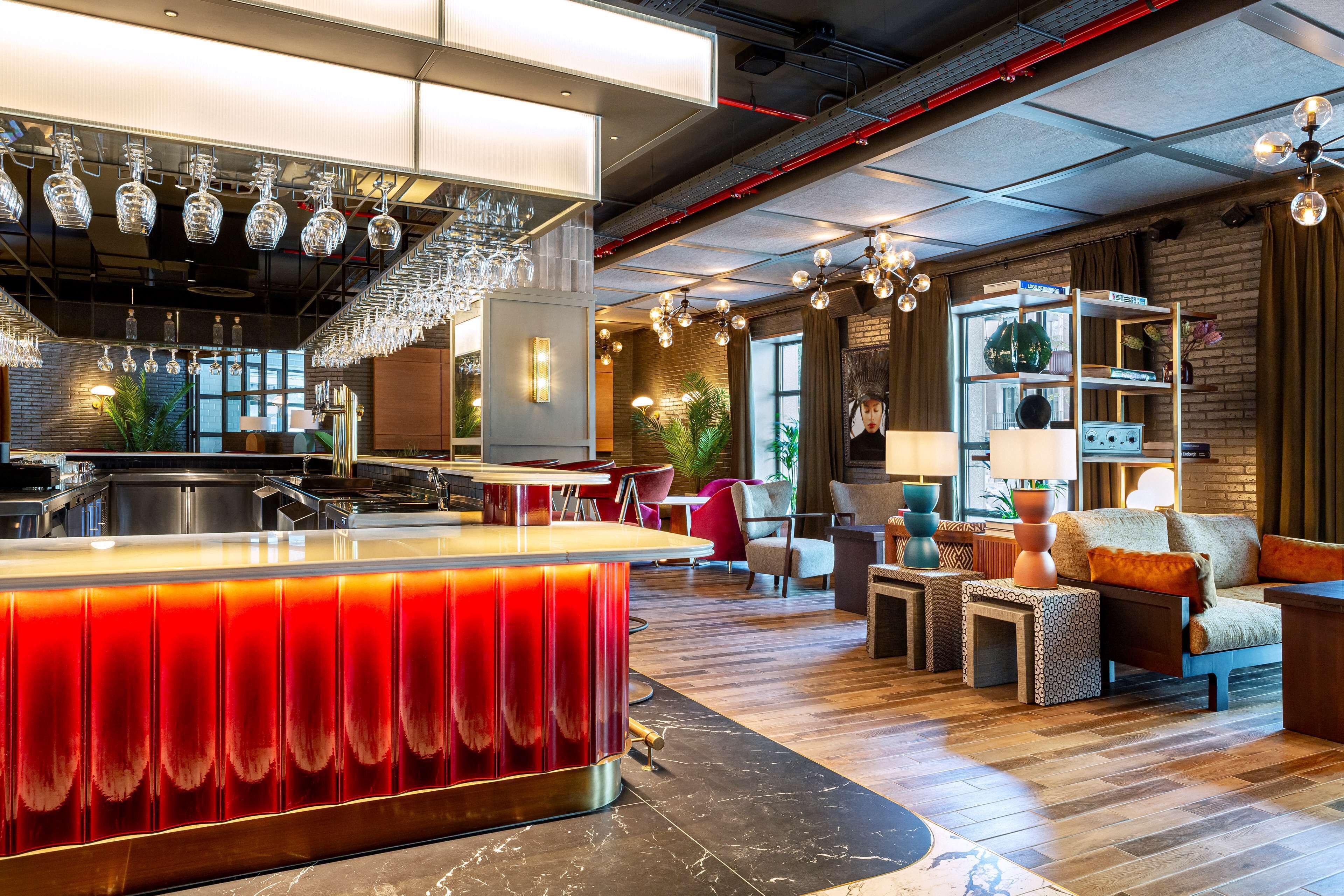 Radisson RED Madrid Radisson RED Madrid
