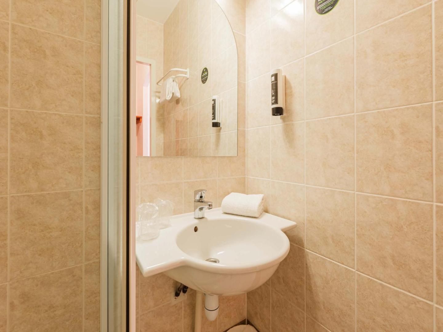 B&B HOTEL Strasbourg Aéroport B&B HOTEL Strasbourg Aéroport