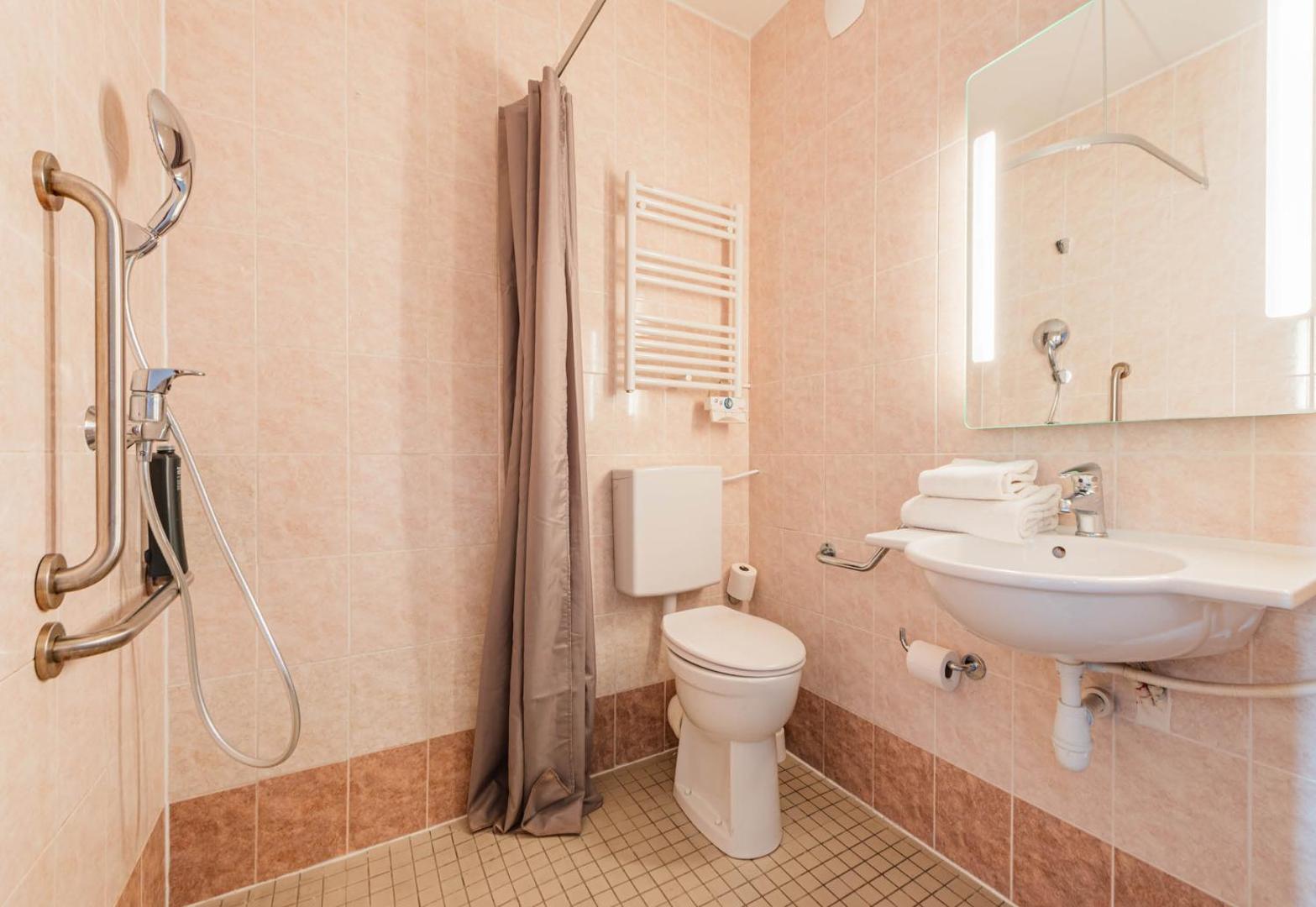 B&B HOTEL Strasbourg Nord Mundolsheim B&B HOTEL Strasbourg Nord Mundolsheim