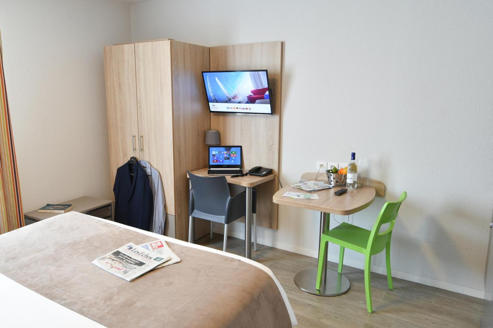 Appart-Hotel Mer & Golf City Bordeaux Bassins a Flot Appart-Hotel Mer & Golf City Bordeaux Bassins a Flot