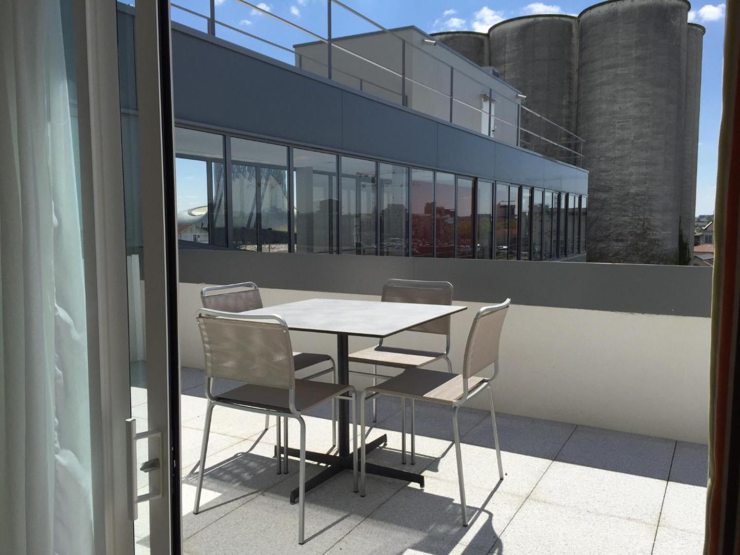 Appart-Hotel Mer & Golf City Bordeaux Bassins a Flot Appart-Hotel Mer & Golf City Bordeaux Bassins a Flot