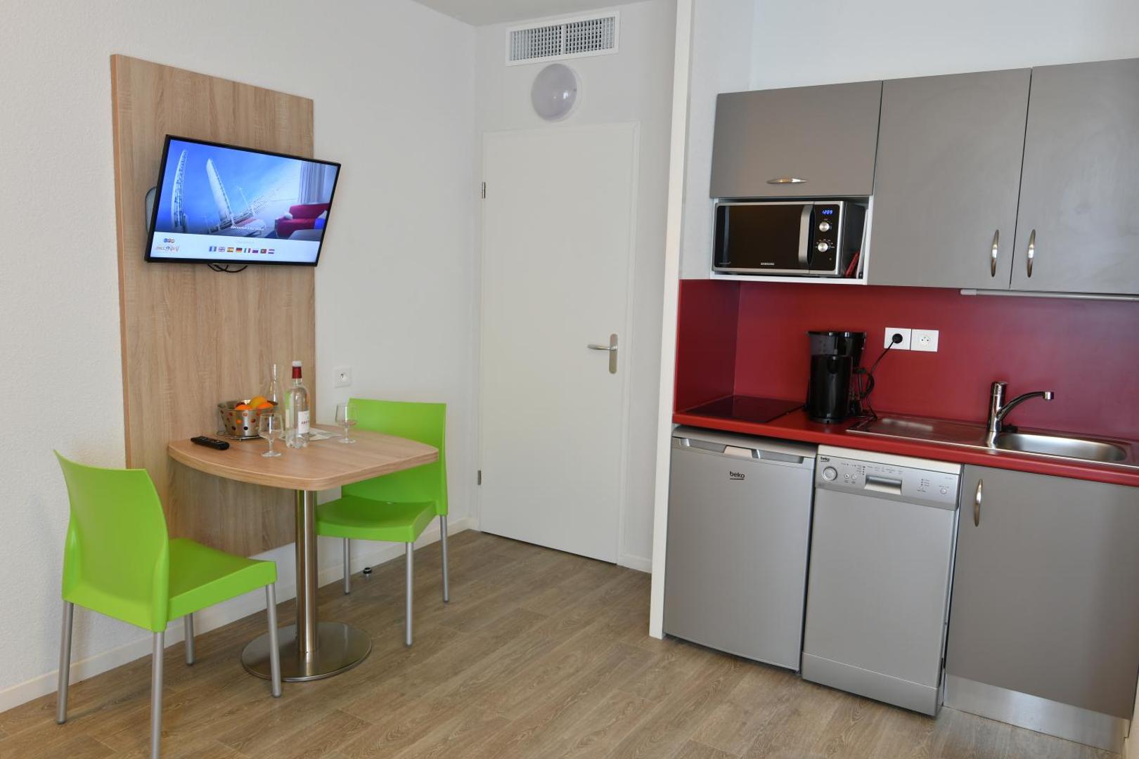 Appart-Hotel Mer & Golf City Bordeaux Bassins a Flot Appart-Hotel Mer & Golf City Bordeaux Bassins a Flot