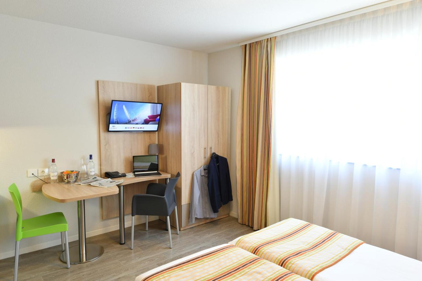 Appart-Hotel Mer & Golf City Bordeaux Bassins a Flot Appart-Hotel Mer & Golf City Bordeaux Bassins a Flot