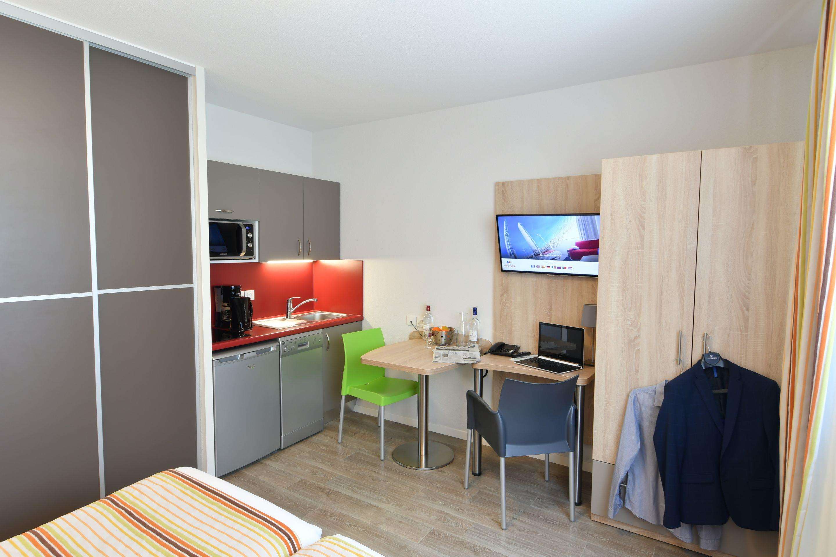 Appart-Hotel Mer & Golf City Bordeaux Bassins a Flot Appart-Hotel Mer & Golf City Bordeaux Bassins a Flot