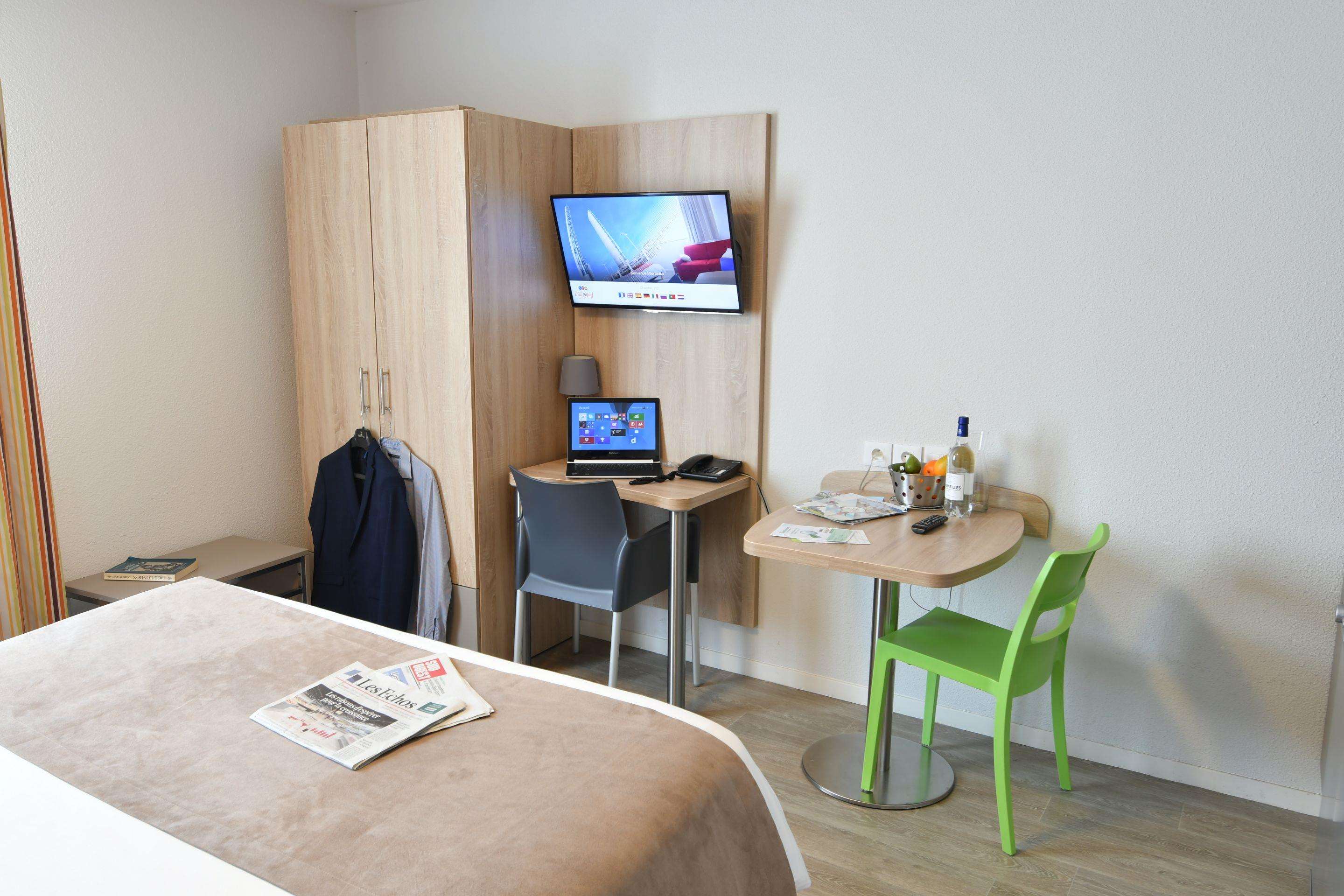 Appart-Hotel Mer & Golf City Bordeaux Bassins a Flot Appart-Hotel Mer & Golf City Bordeaux Bassins a Flot