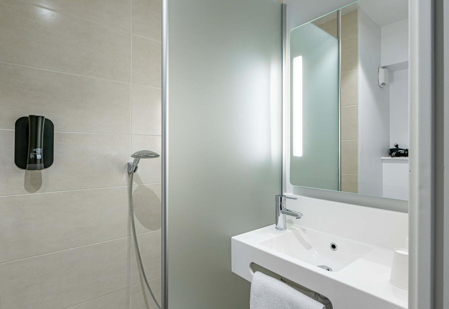 B&B Hôtel Bordeaux Centre Gare Saint-Jean B&B Hôtel Bordeaux Centre Gare Saint-Jean