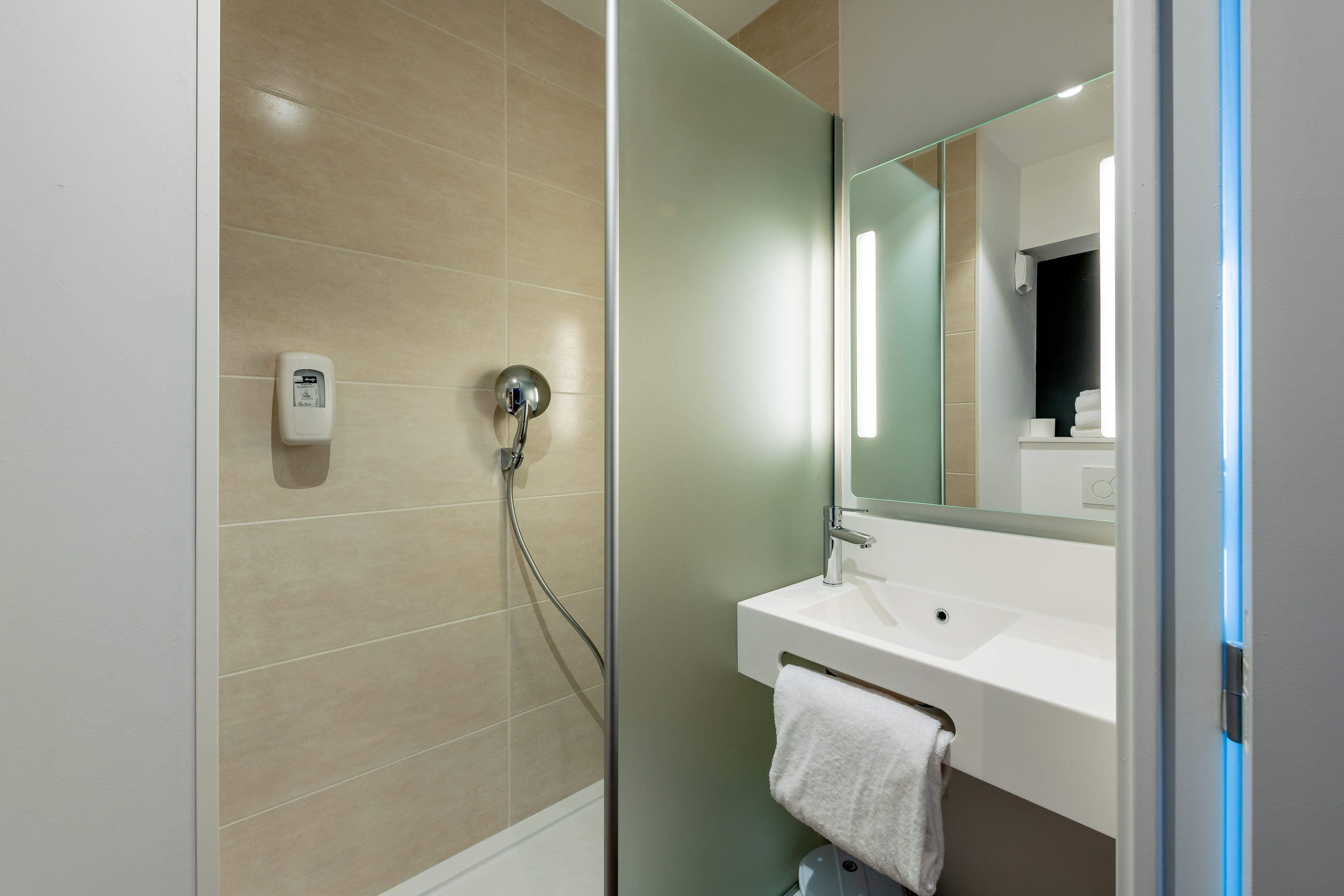 B&B Hôtel Bordeaux Centre Gare Saint-Jean B&B Hôtel Bordeaux Centre Gare Saint-Jean