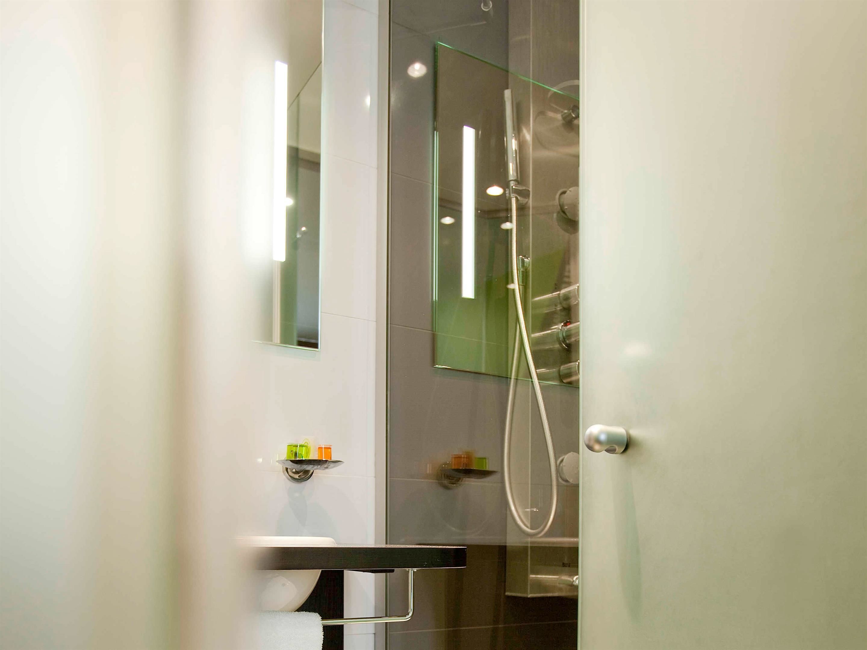 ibis Styles Rennes Centre Gare - Nord ibis Styles Rennes Centre Gare - Nord