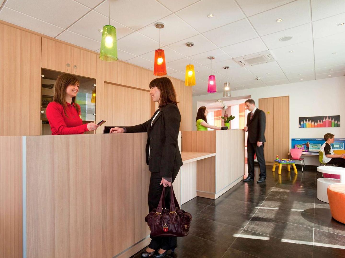 ibis Styles Rennes Centre Gare - Nord ibis Styles Rennes Centre Gare - Nord