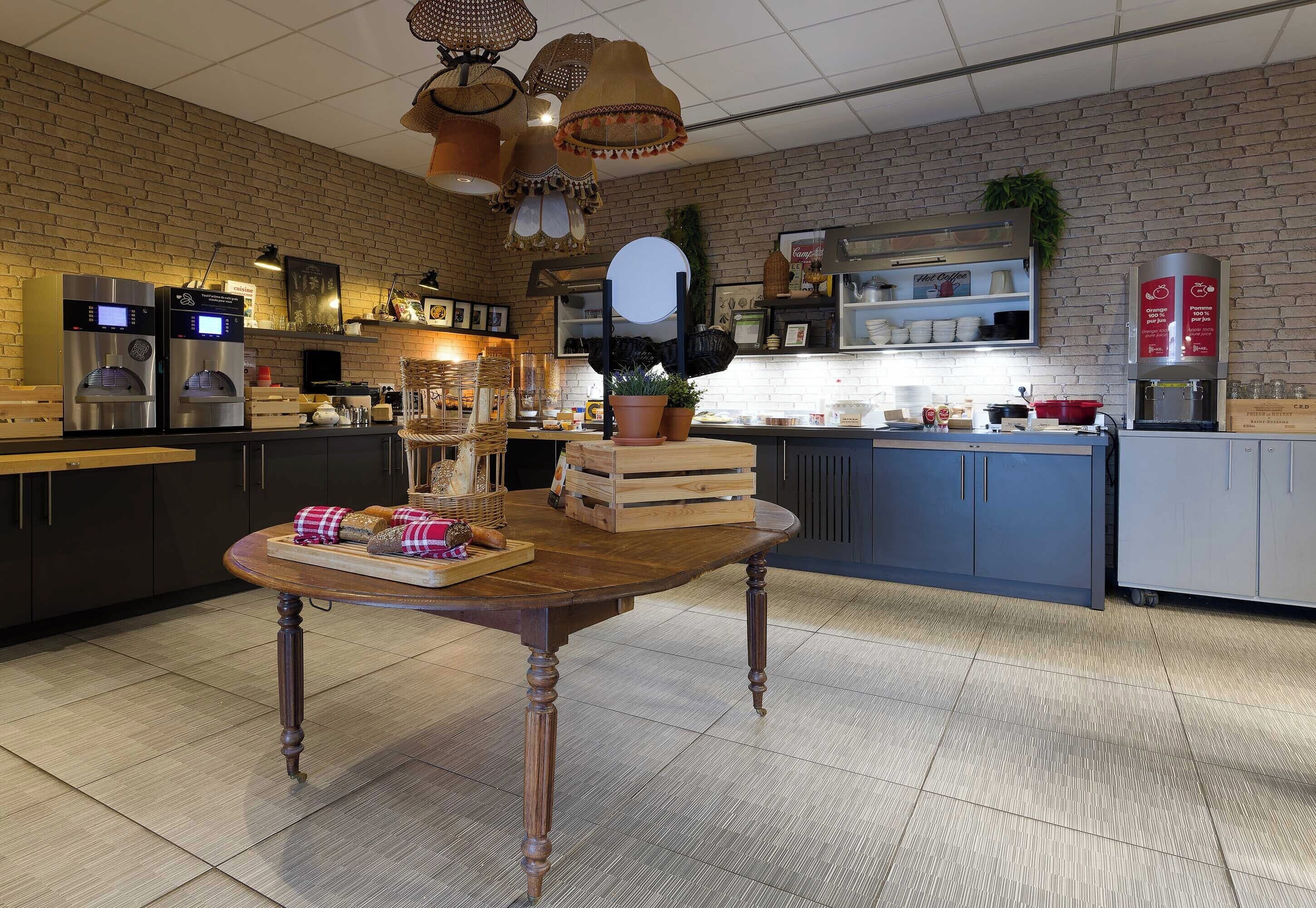 B&B HOTEL Reims Centre Erlon B&B HOTEL Reims Centre Erlon