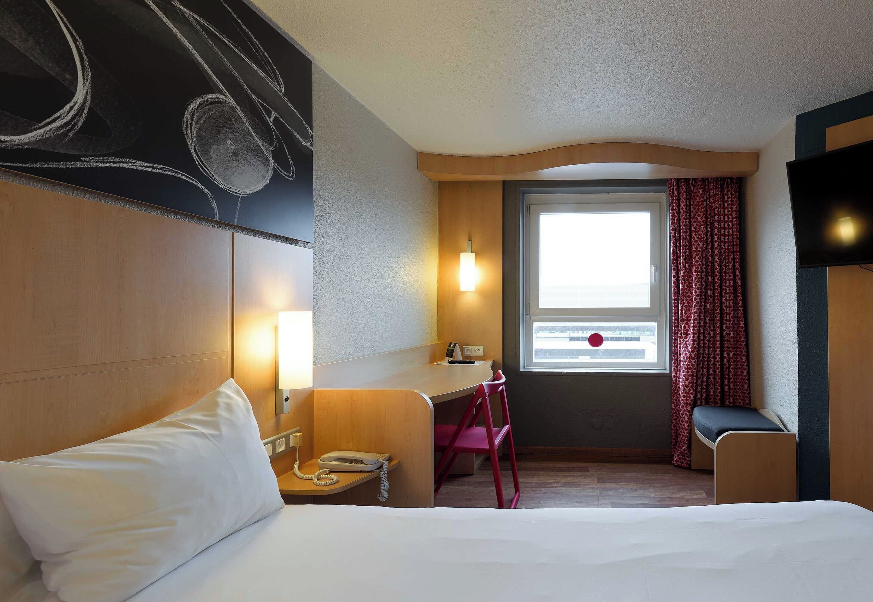 B&B HOTEL Reims Centre Erlon B&B HOTEL Reims Centre Erlon