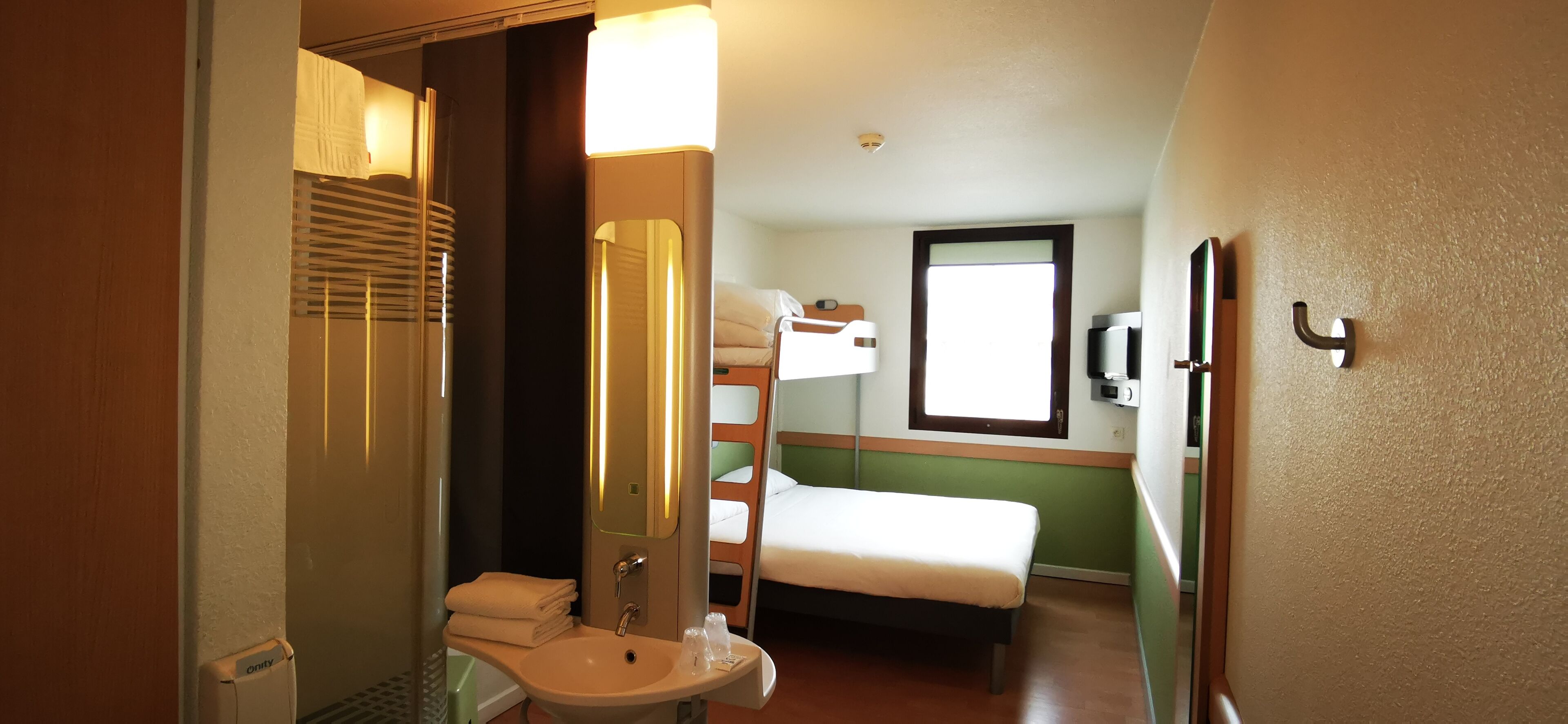 ibis budget Nîmes Centre Gare ibis budget Nîmes Centre Gare