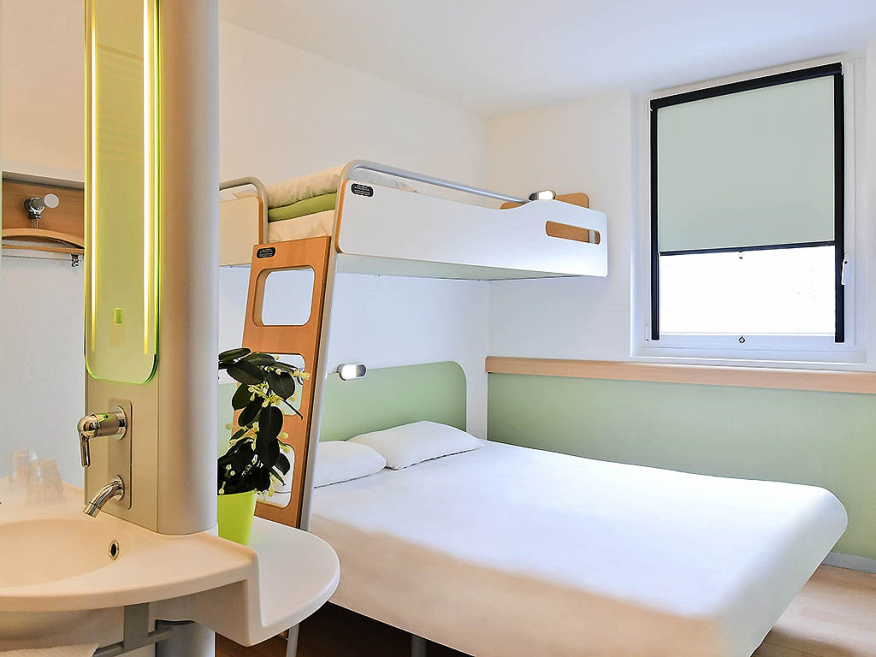 ibis budget Nîmes Centre Gare ibis budget Nîmes Centre Gare