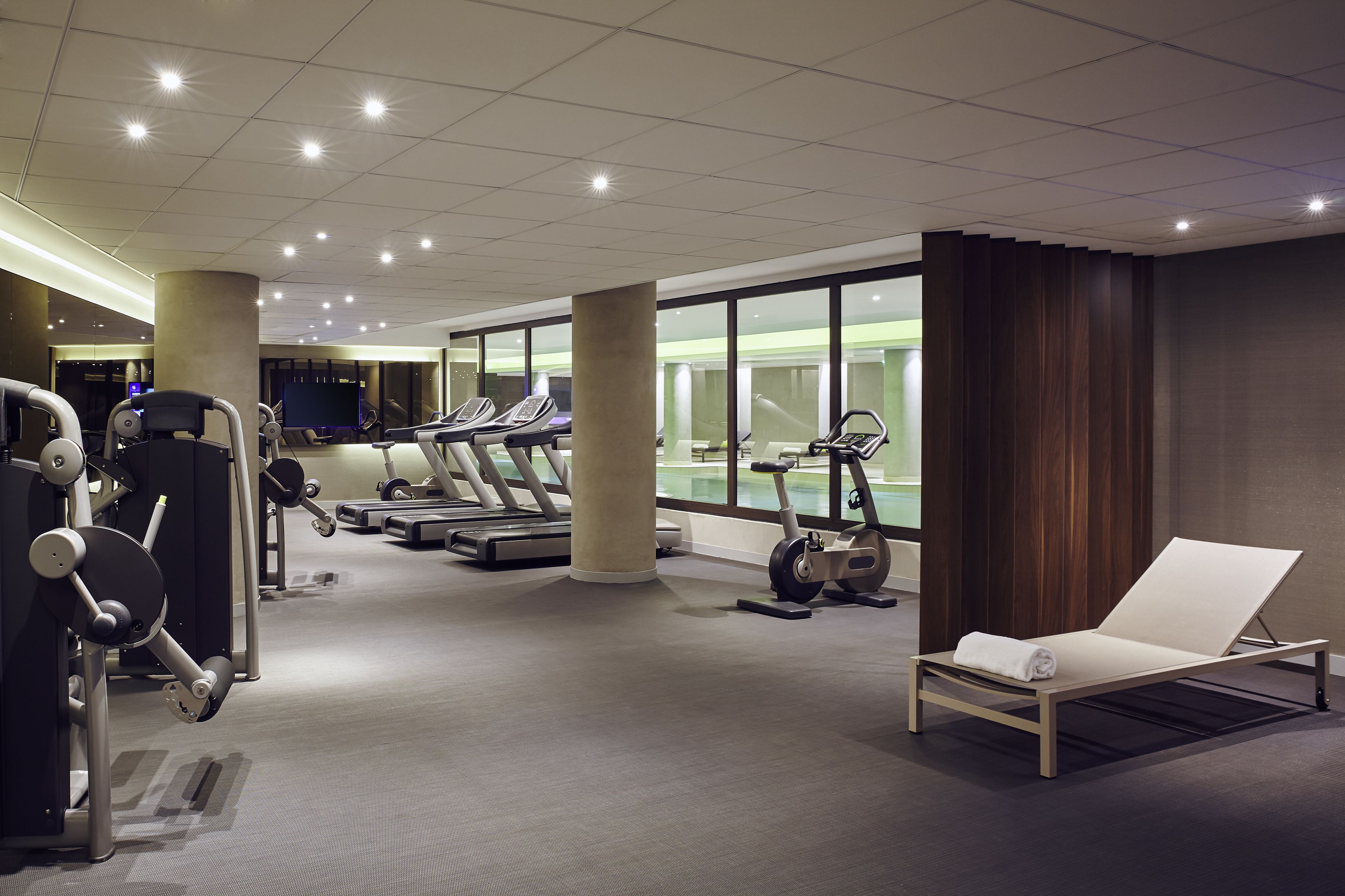 Radisson Blu CDG Airport Terminal Hotel, Paris