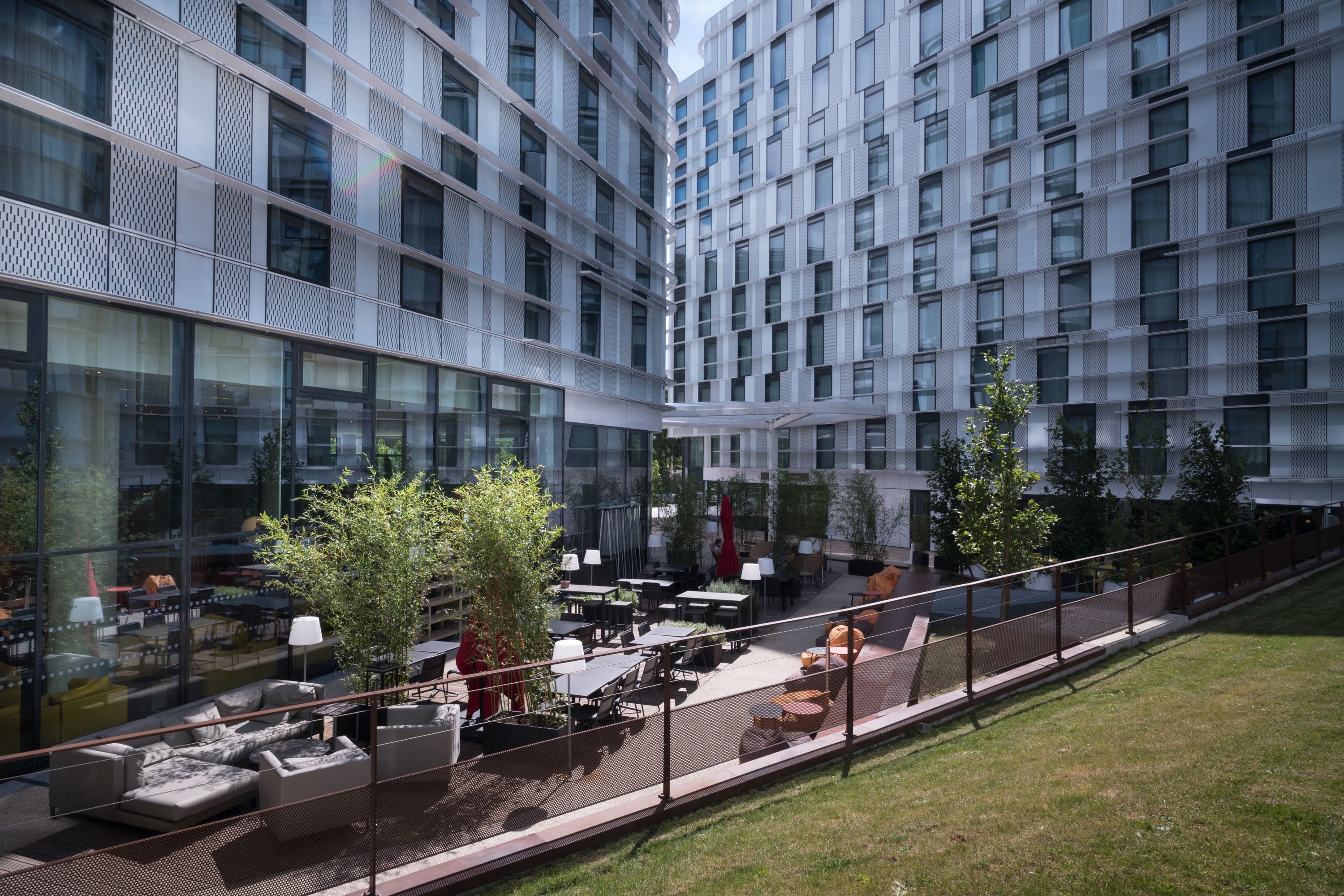 Radisson Blu CDG Airport Terminal Hotel, Paris